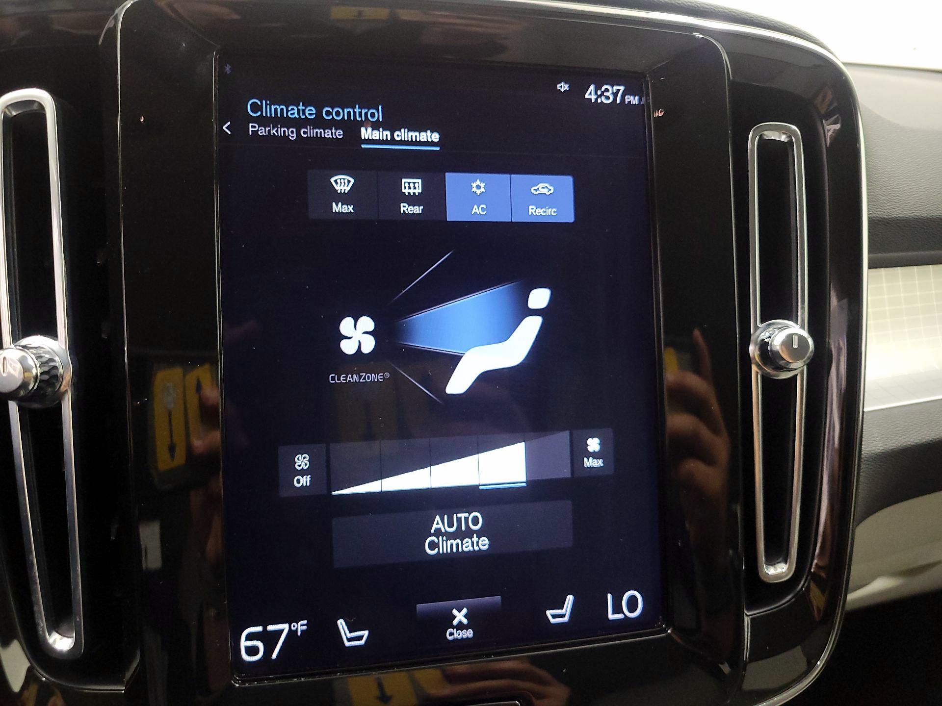 Thumbnail: 2020 Volvo XC40 - 16