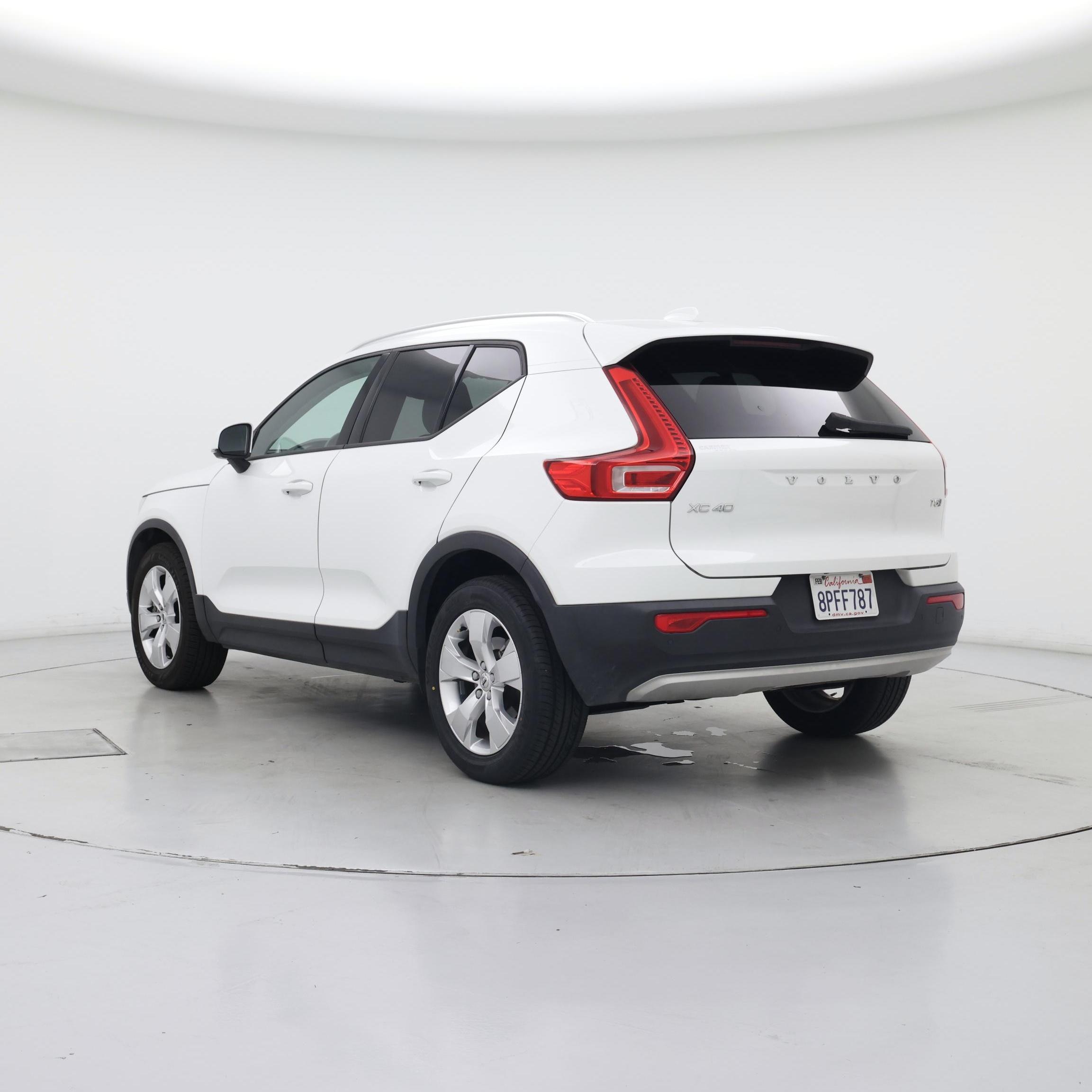 Thumbnail: 2020 Volvo XC40 - 2