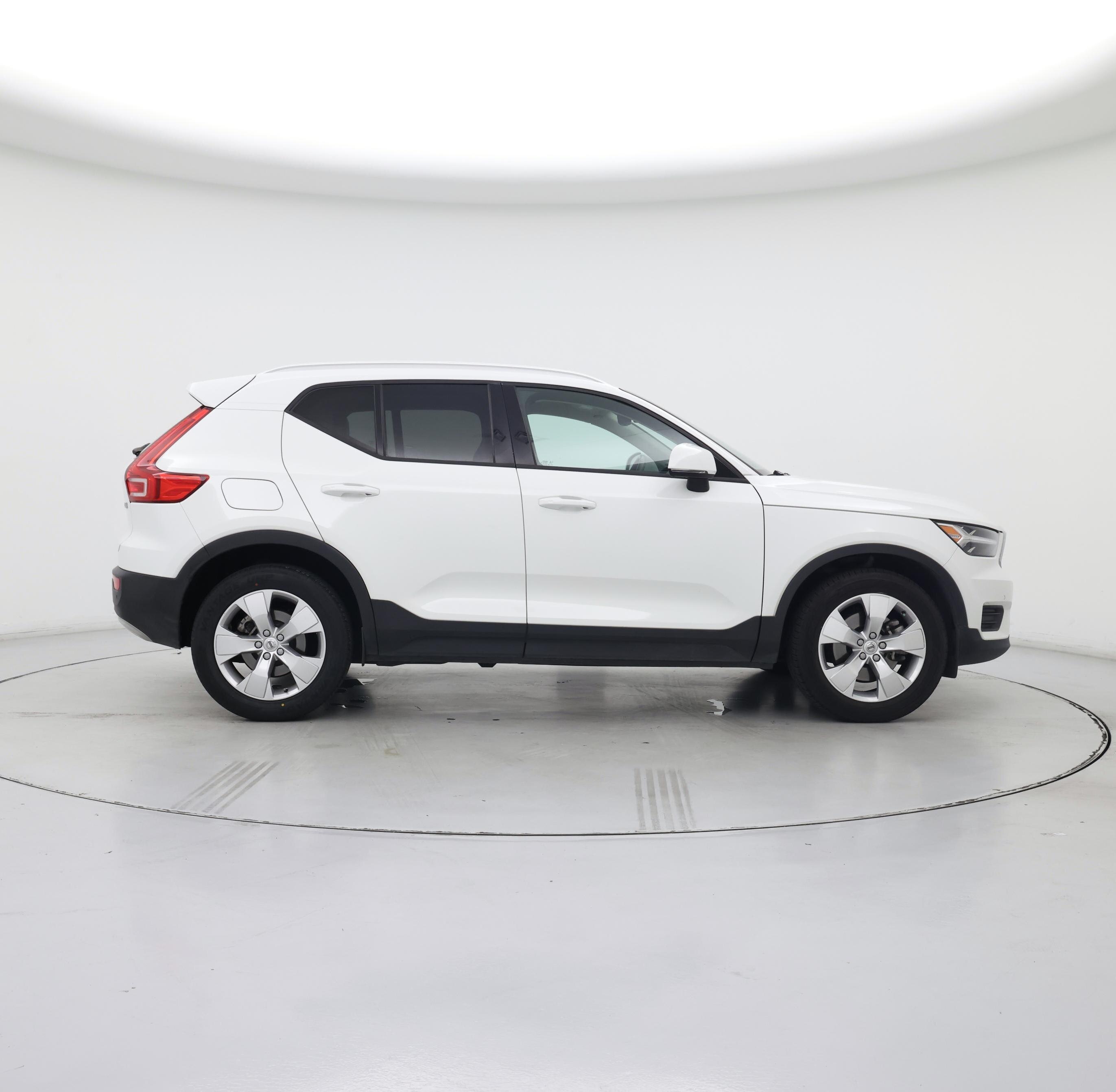 Thumbnail: 2020 Volvo XC40 - 7