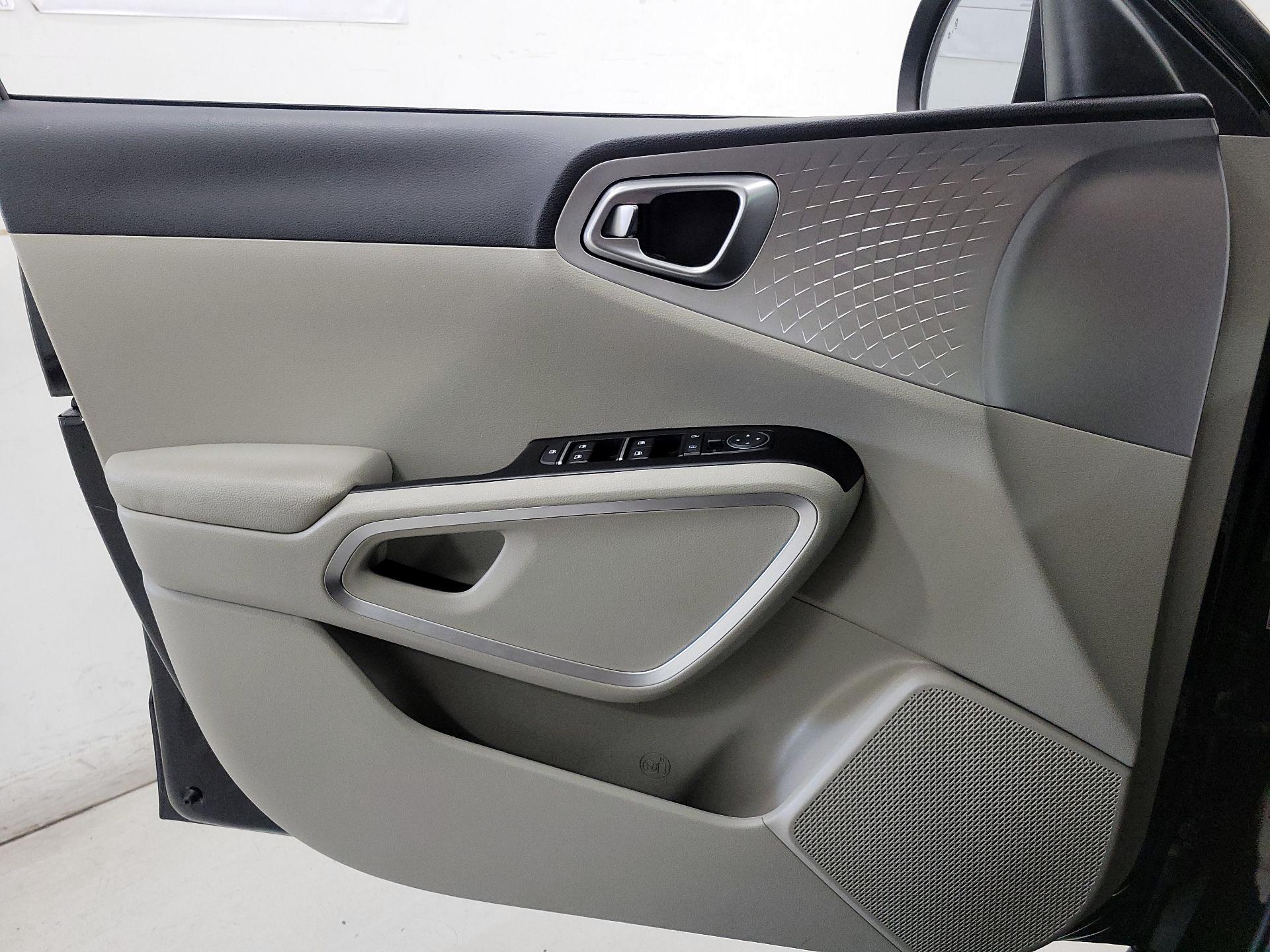 Thumbnail: 2023 Kia Soul - 12