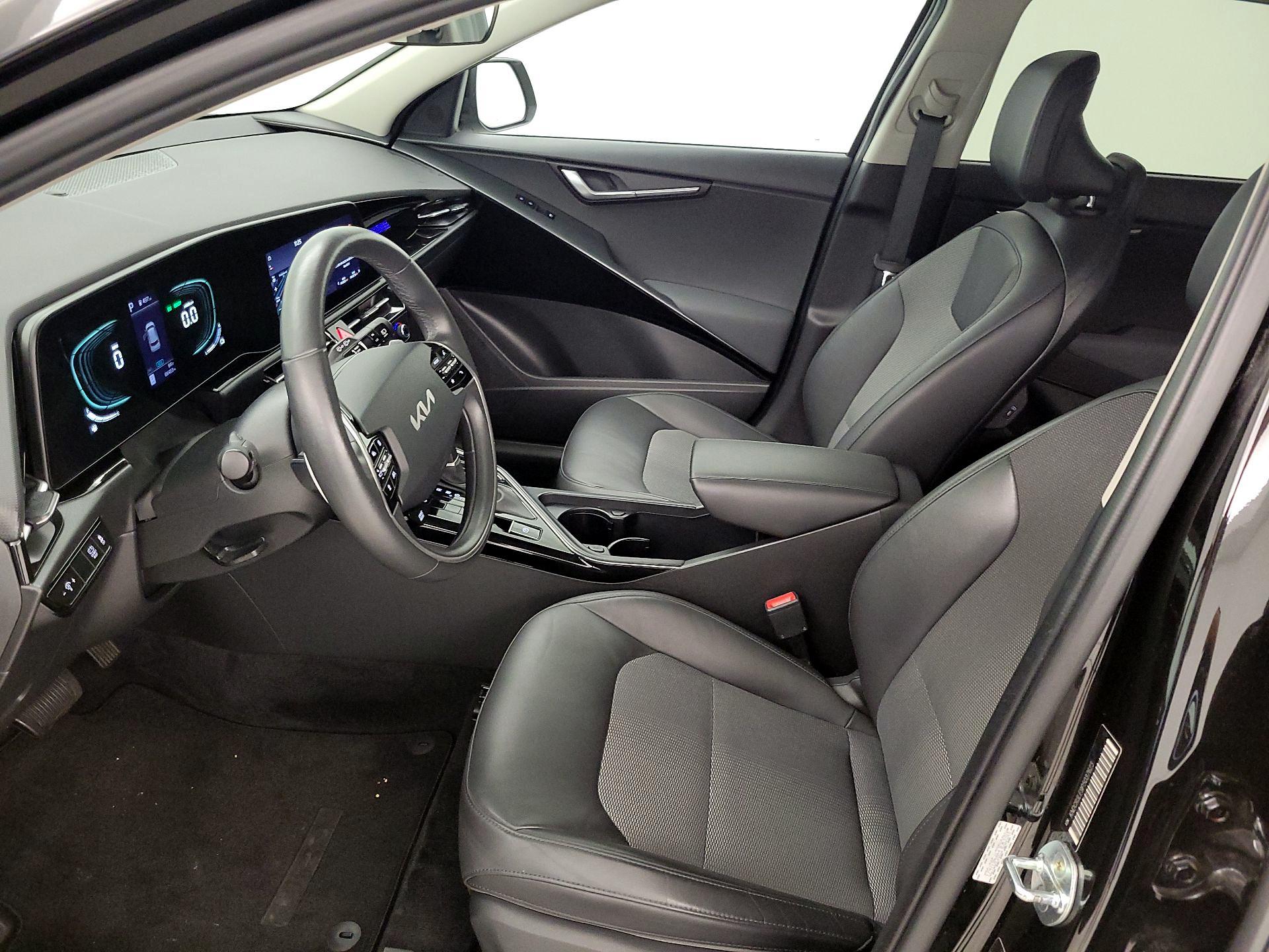 Thumbnail: 2023 Kia Niro - 11