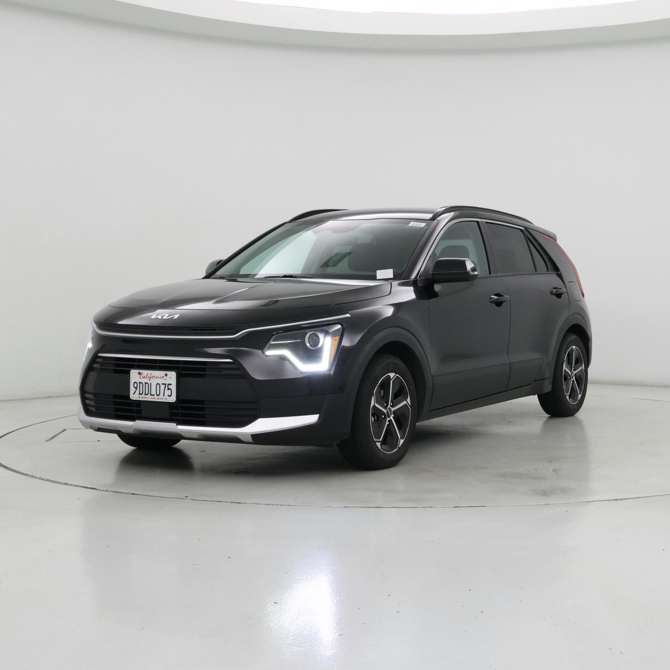 Thumbnail: 2023 Kia Niro - 4
