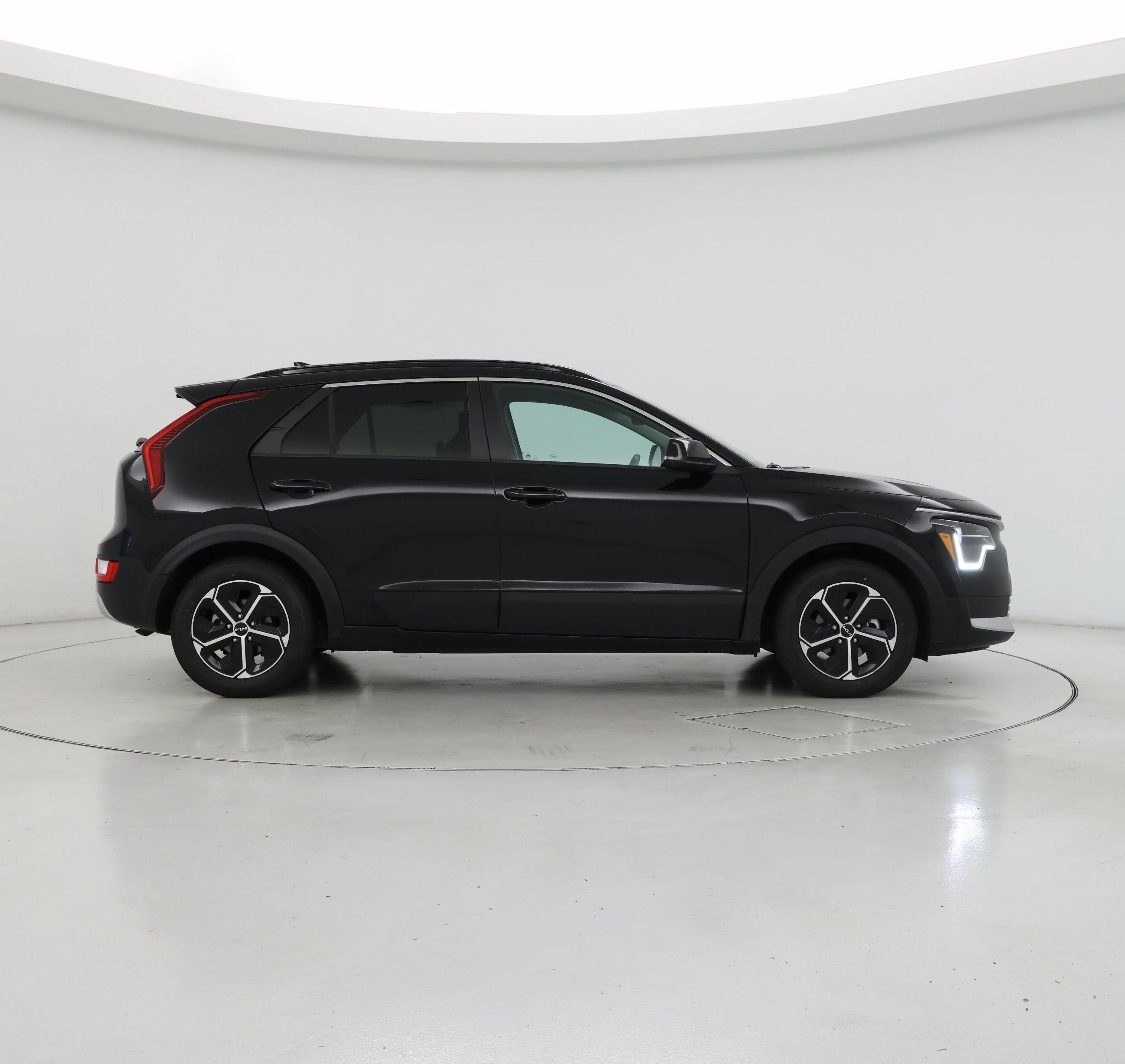 Thumbnail: 2023 Kia Niro - 7