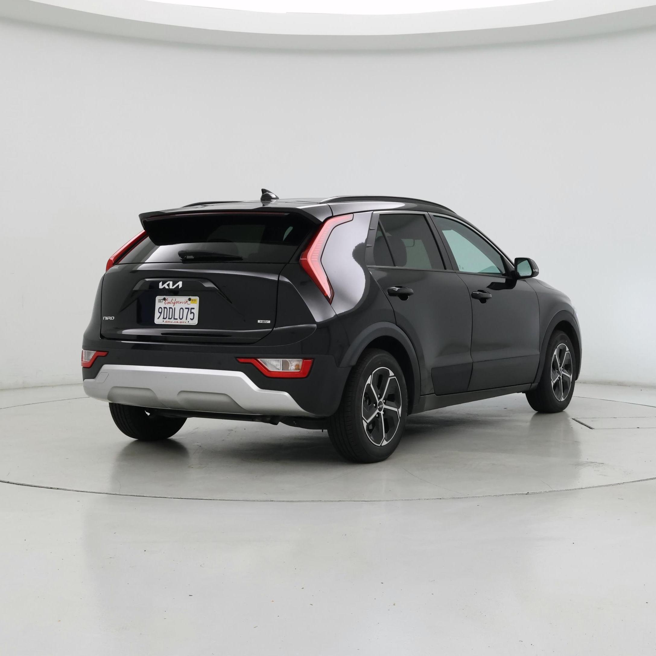Thumbnail: 2023 Kia Niro - 8