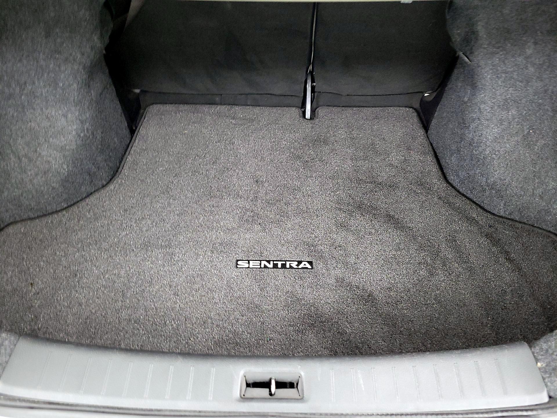 Thumbnail: 2013 Nissan Sentra - 18
