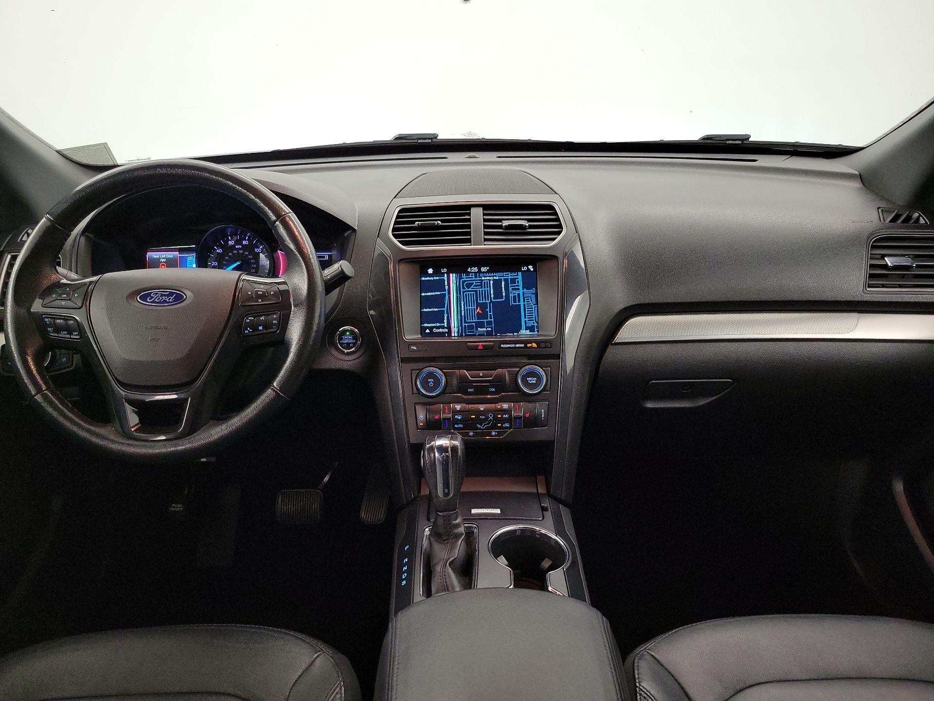Thumbnail: 2018 Ford Explorer - 9