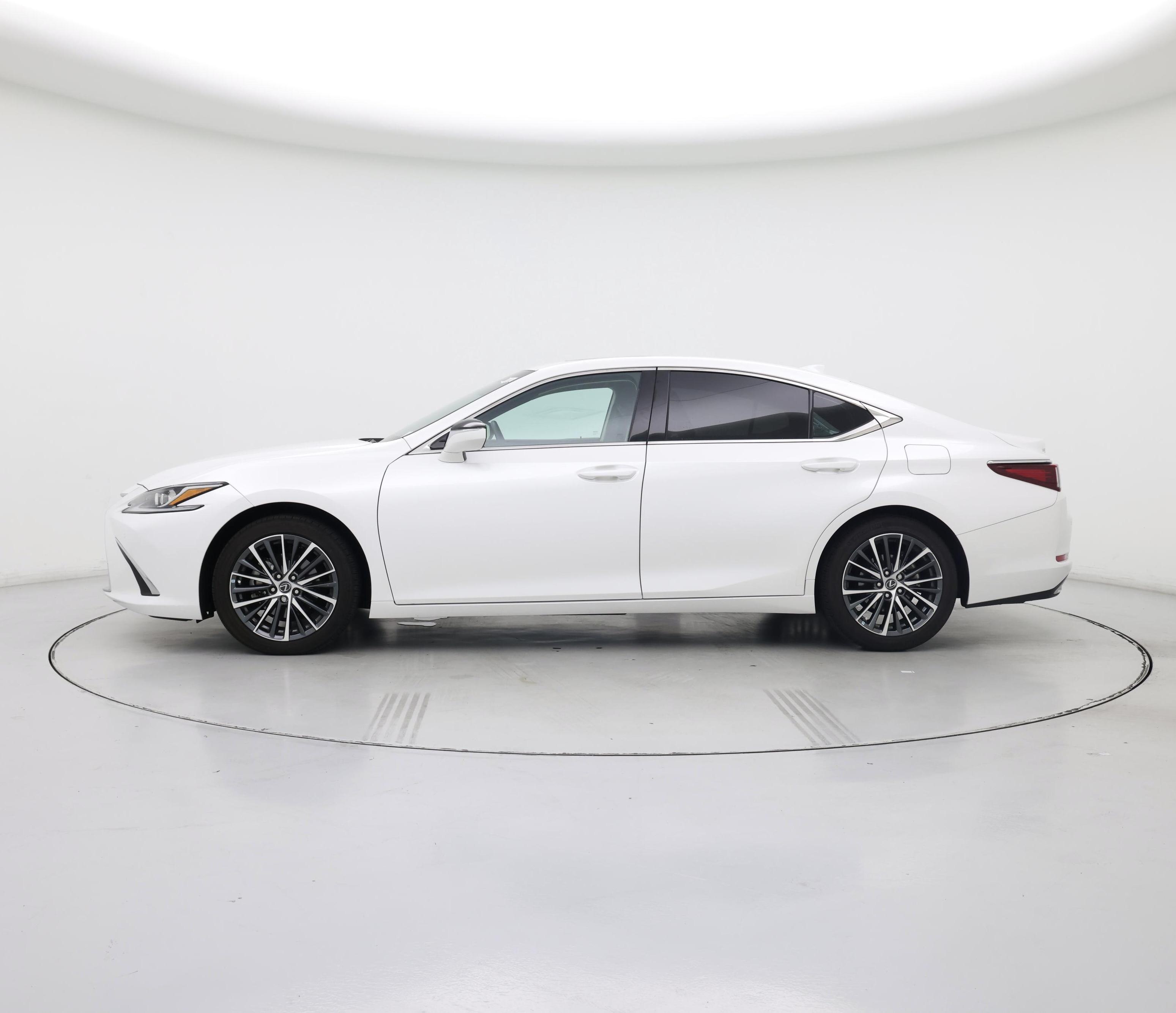 Thumbnail: 2022 Lexus ES - 3