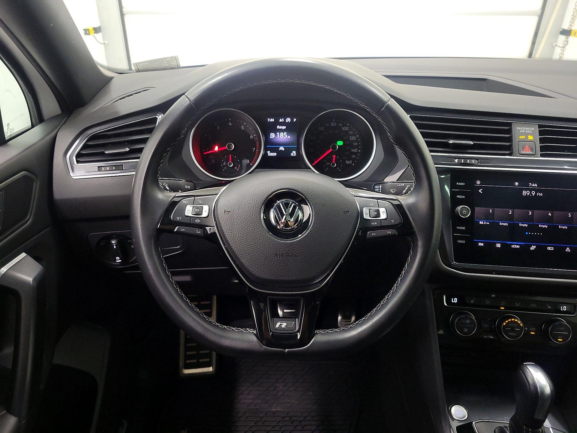 Thumbnail: 2021 Volkswagen Tiguan - 10