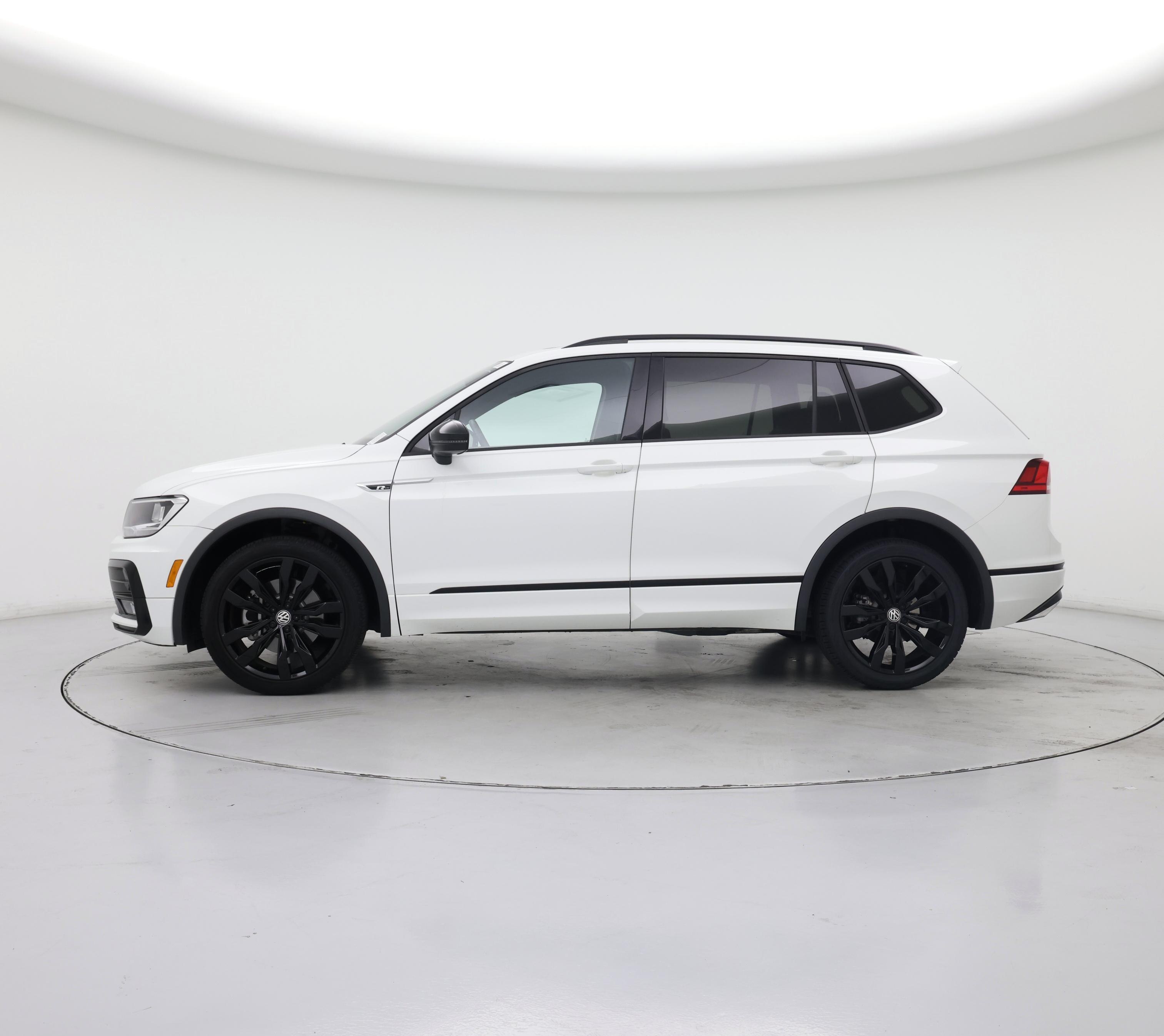 Thumbnail: 2021 Volkswagen Tiguan - 3