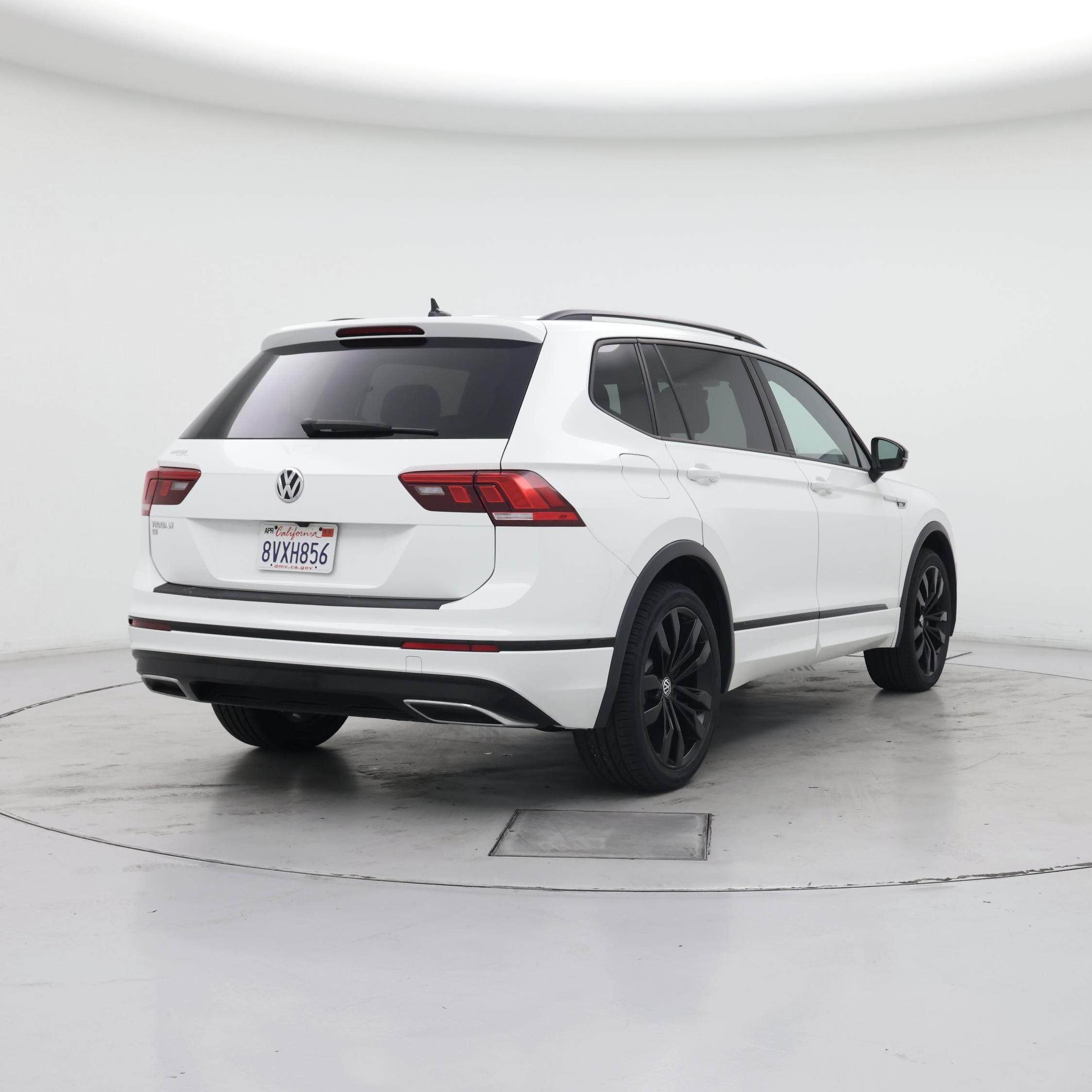 Thumbnail: 2021 Volkswagen Tiguan - 8