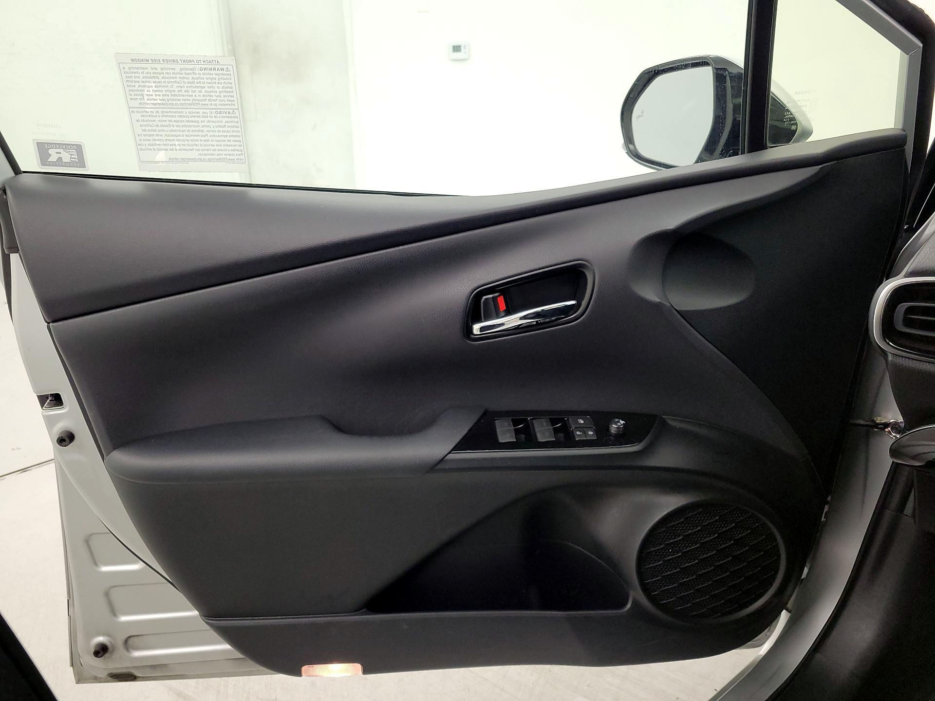 Thumbnail: 2019 Toyota Prius - 12