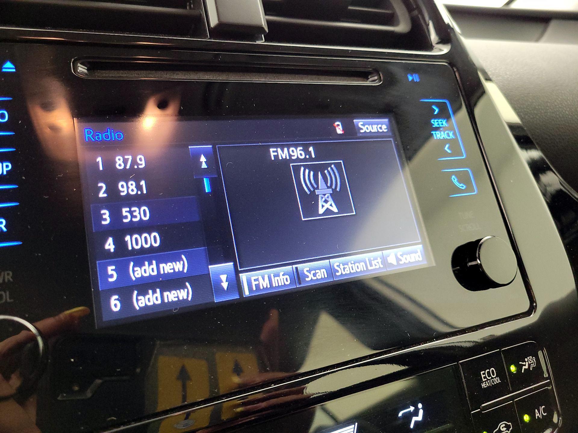 Thumbnail: 2019 Toyota Prius - 14