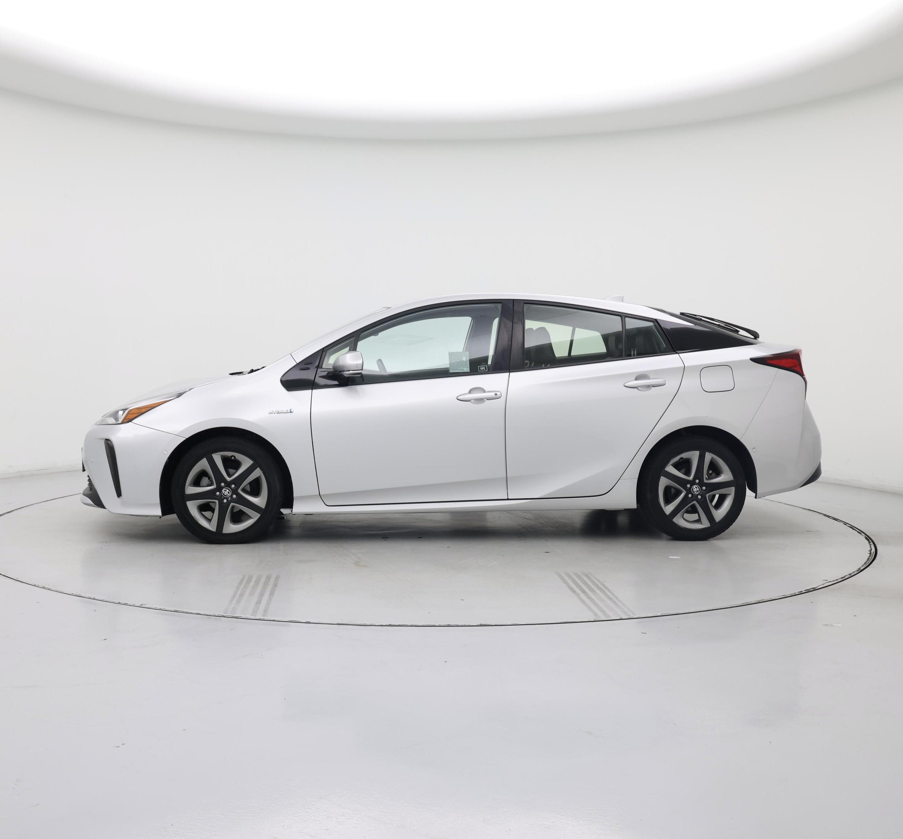 Thumbnail: 2019 Toyota Prius - 3