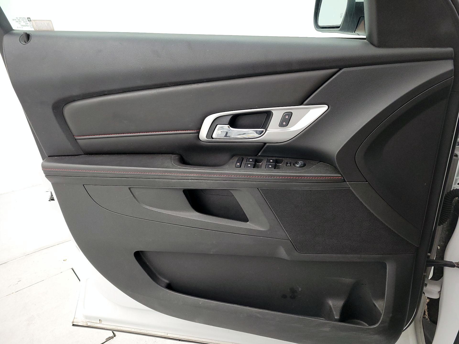 Thumbnail: 2015 GMC Terrain - 12