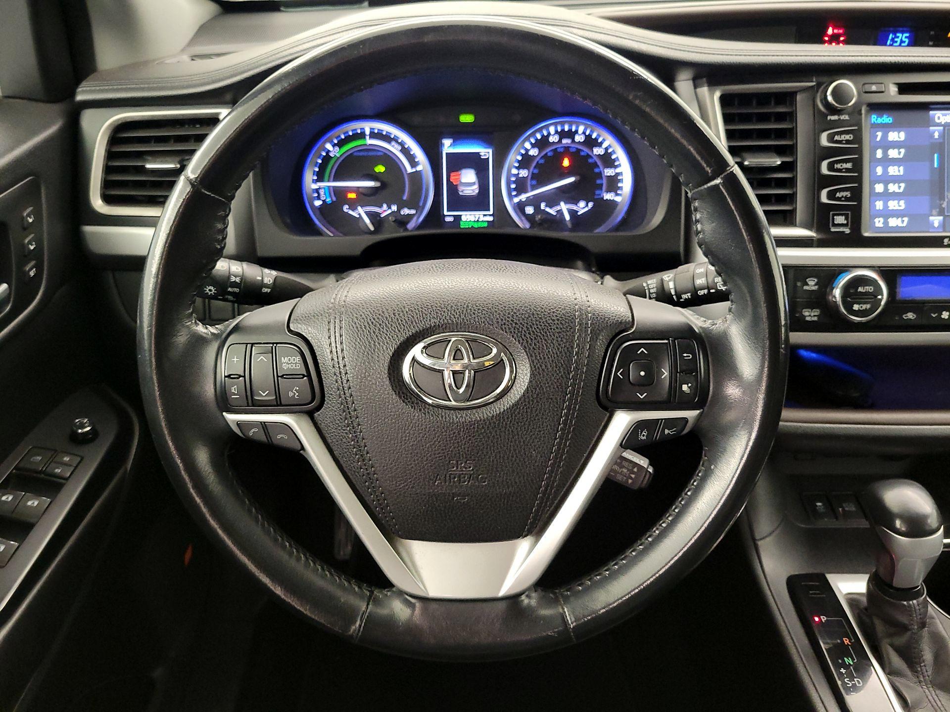 Thumbnail: 2017 Toyota Highlander - 10