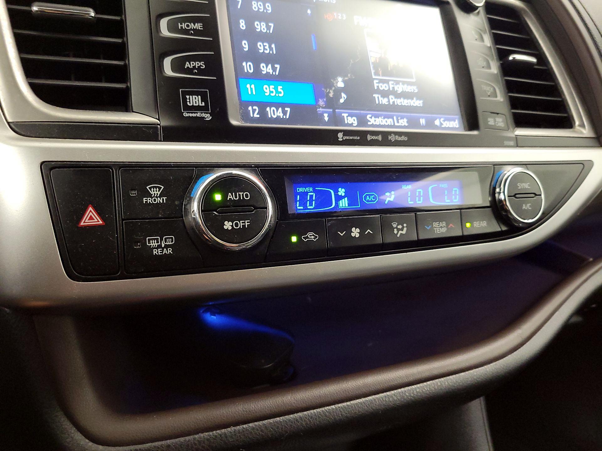 Thumbnail: 2017 Toyota Highlander - 17
