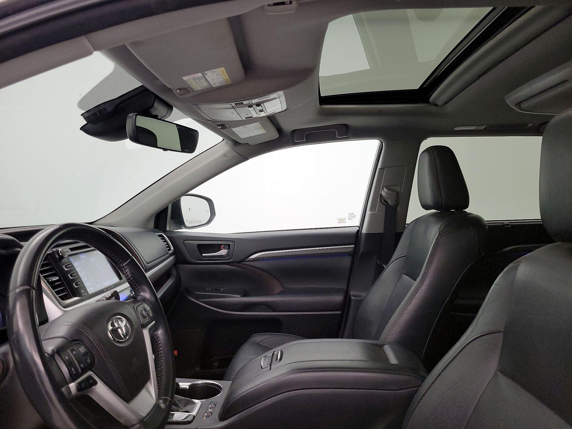 Thumbnail: 2017 Toyota Highlander - 20