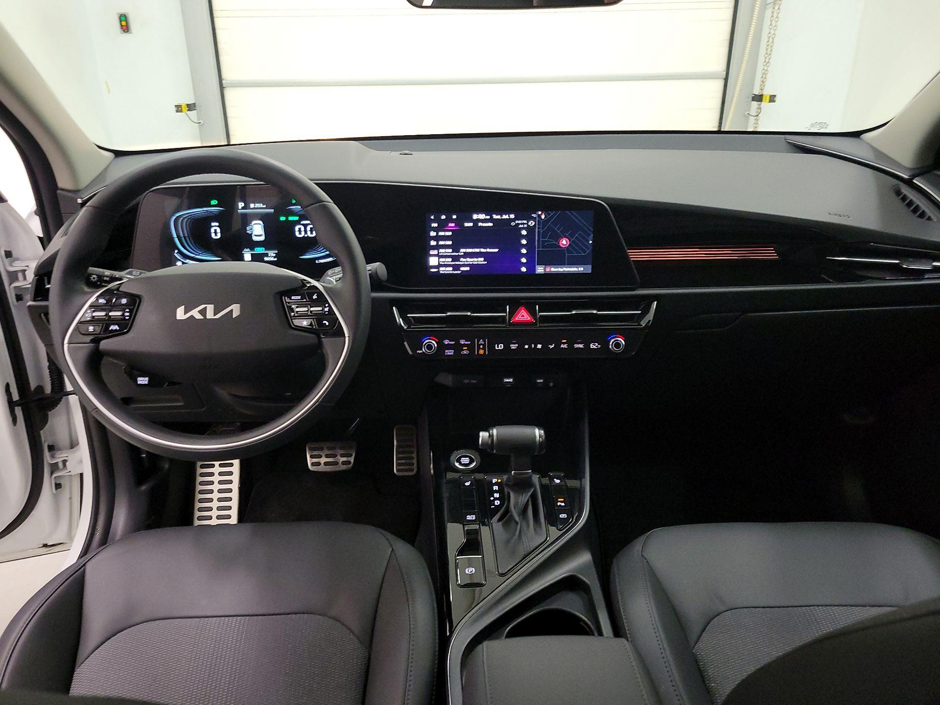 Thumbnail: 2024 Kia Niro - 9