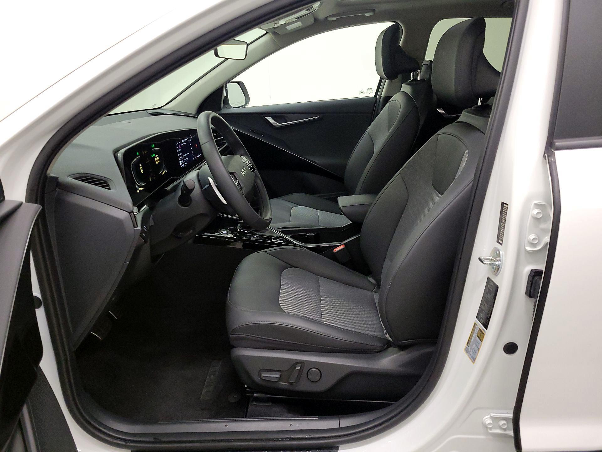 Thumbnail: 2024 Kia Niro - 11