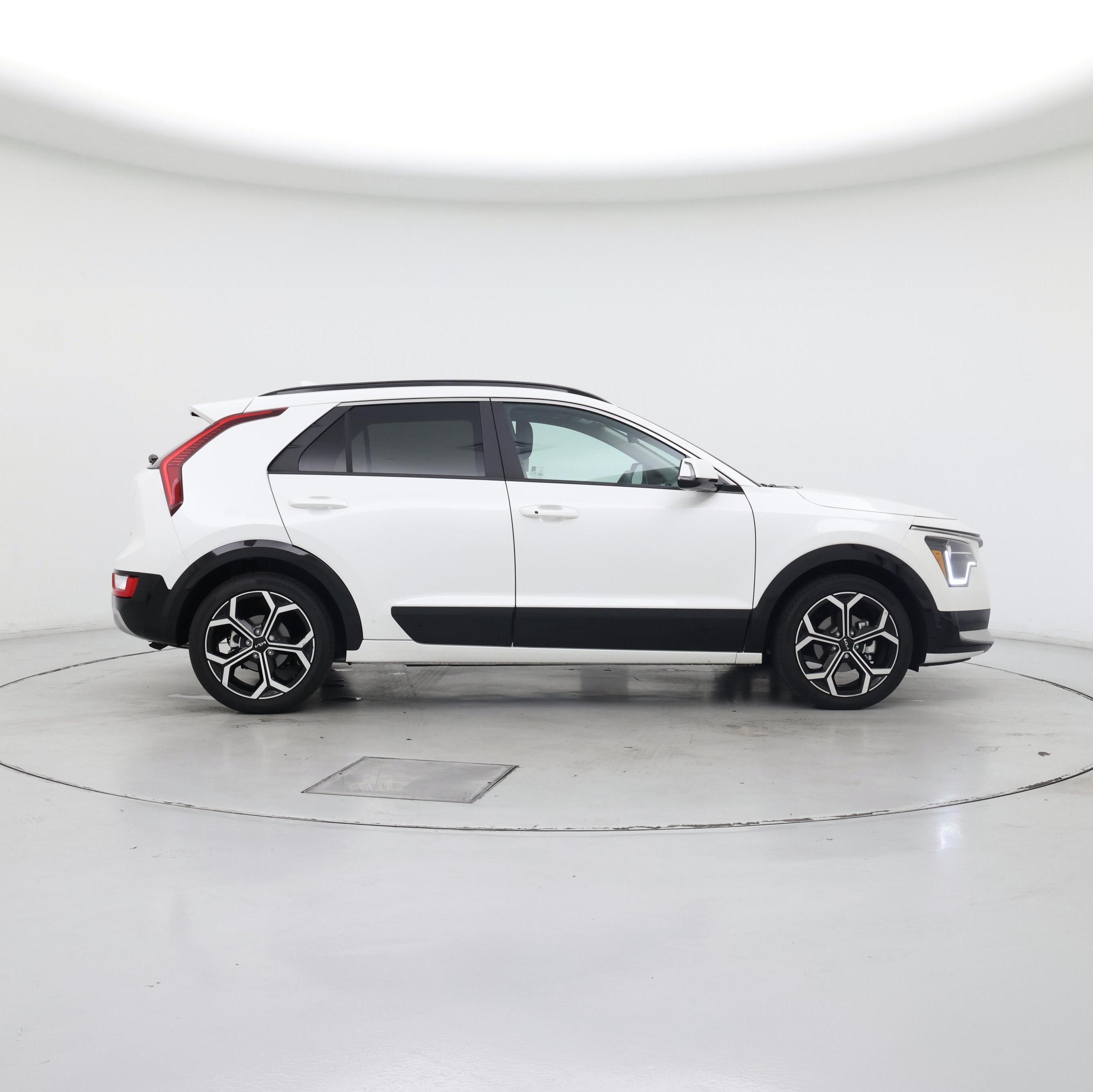 Thumbnail: 2024 Kia Niro - 7