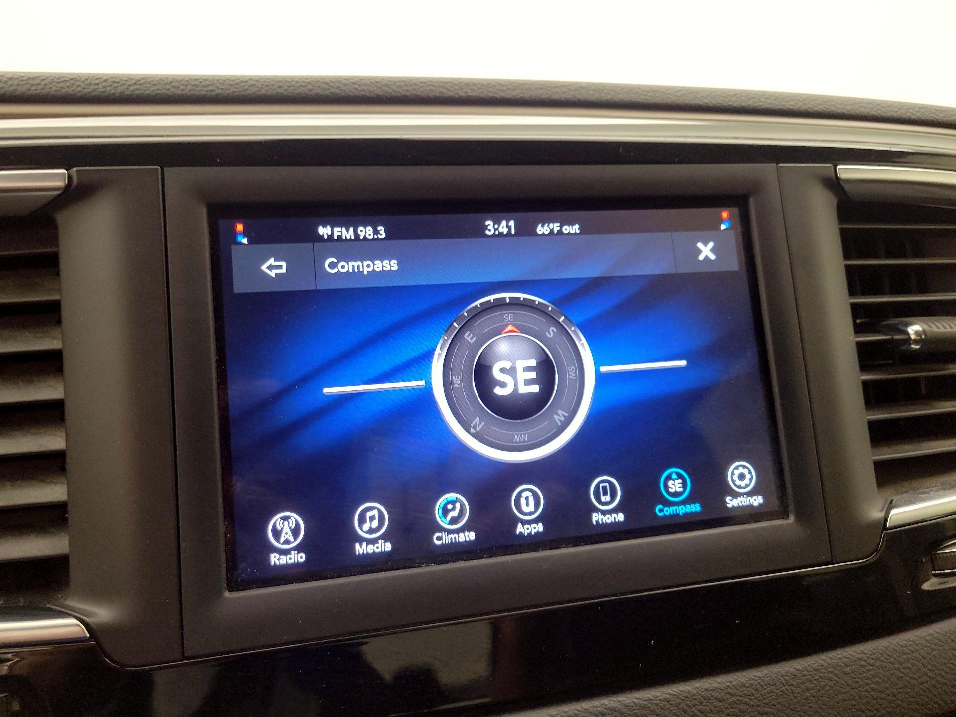 Thumbnail: 2020 Chrysler Voyager - 14