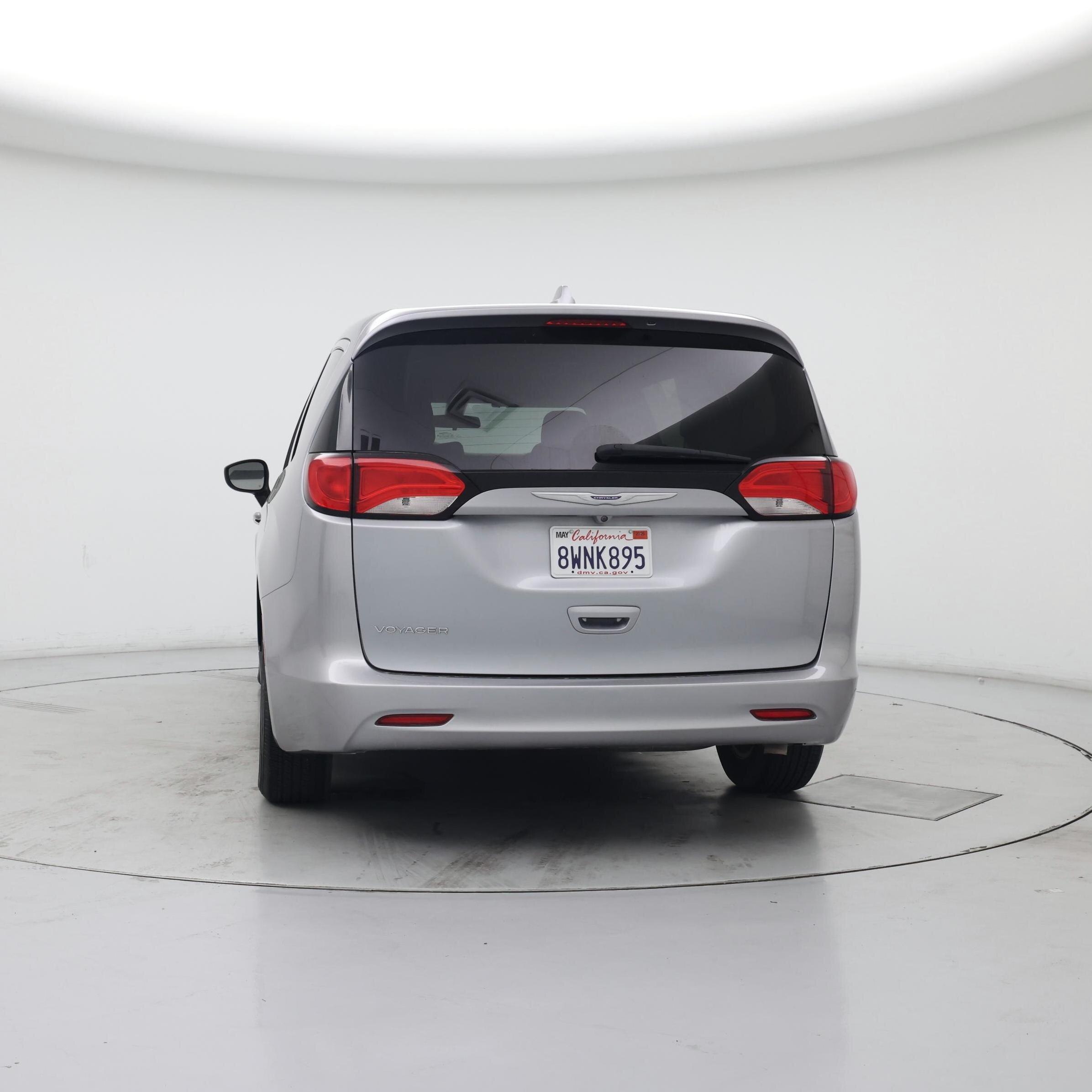 Thumbnail: 2020 Chrysler Voyager - 6