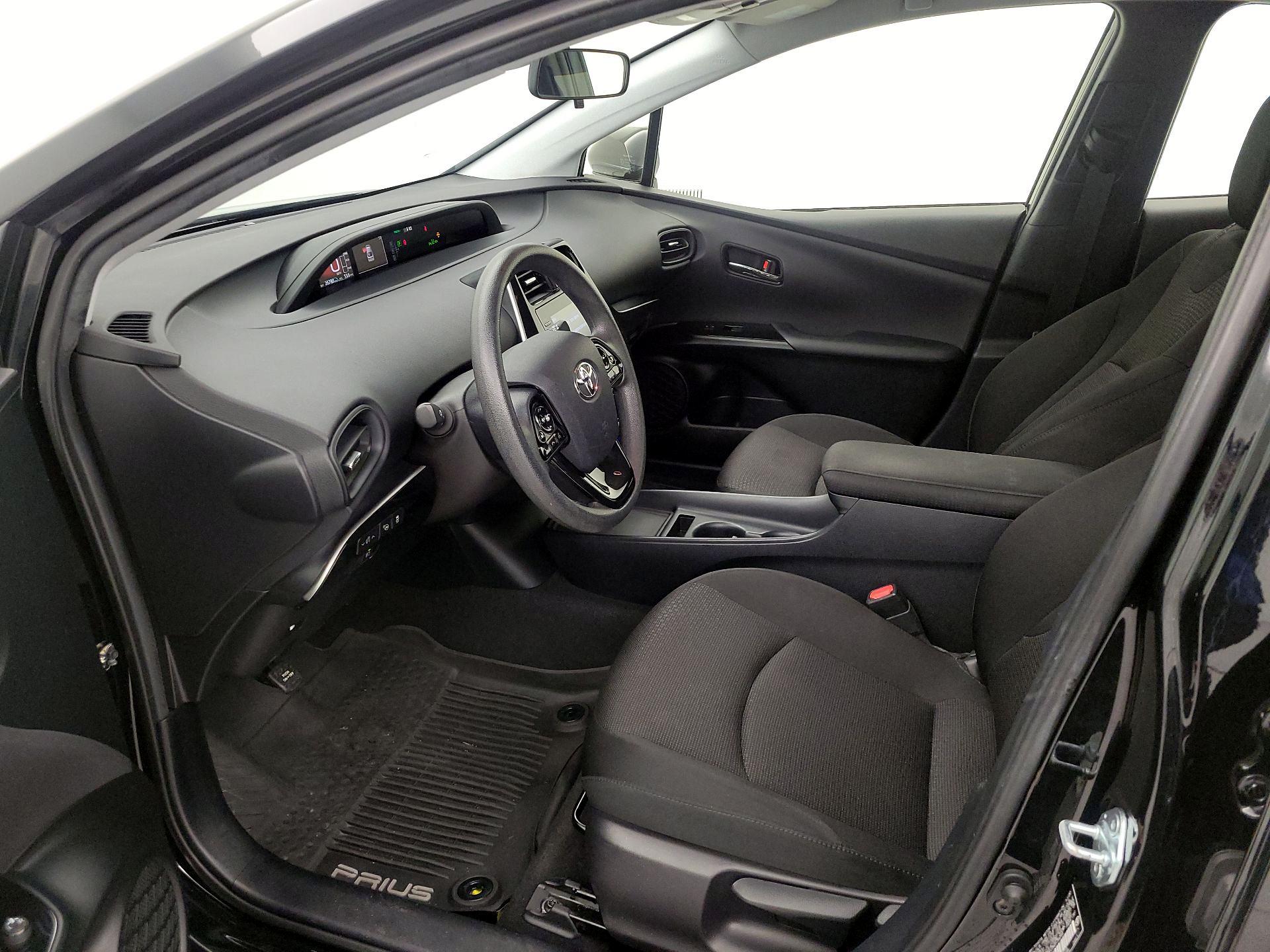 Thumbnail: 2021 Toyota Prius - 11