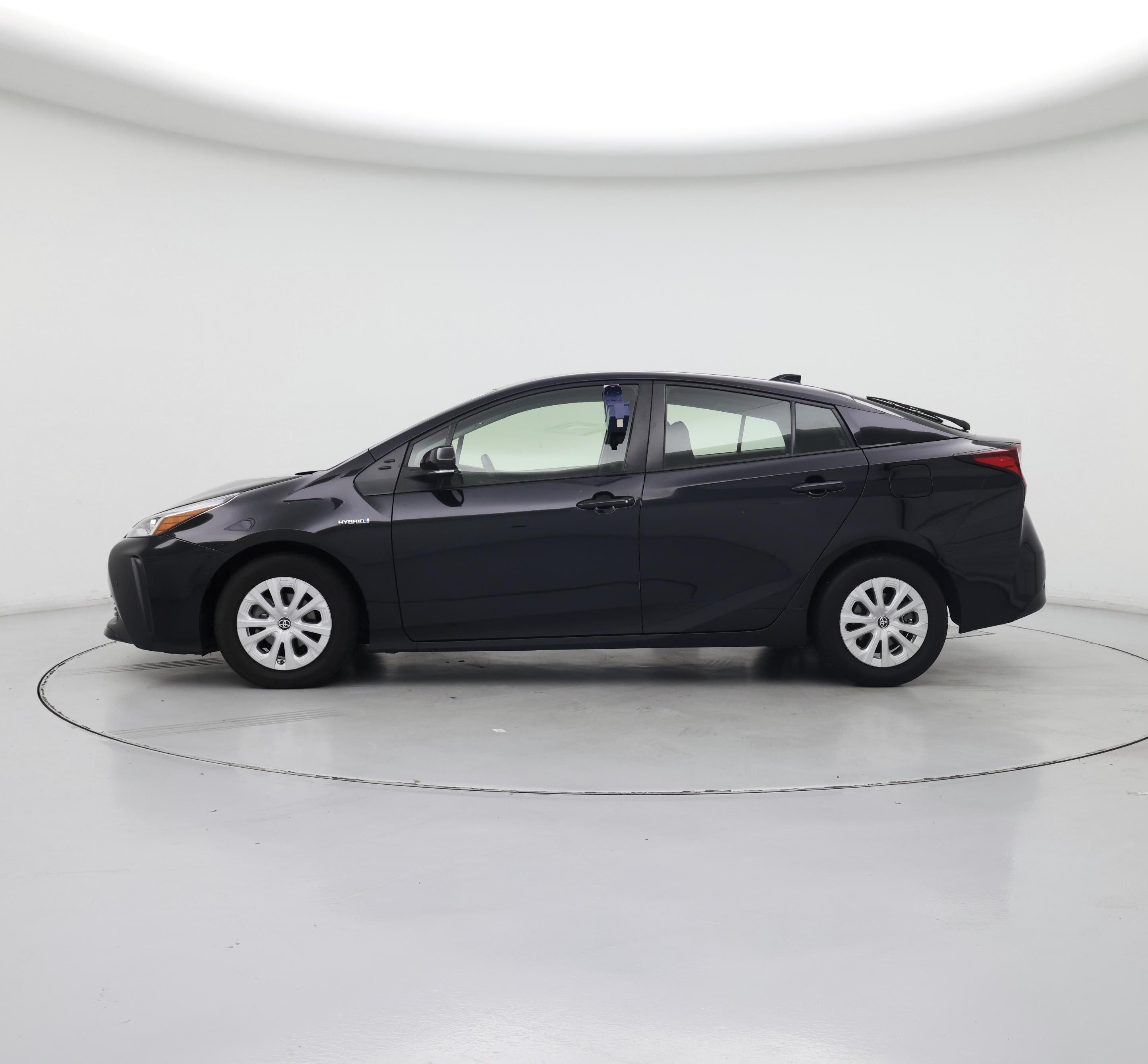 Thumbnail: 2021 Toyota Prius - 3