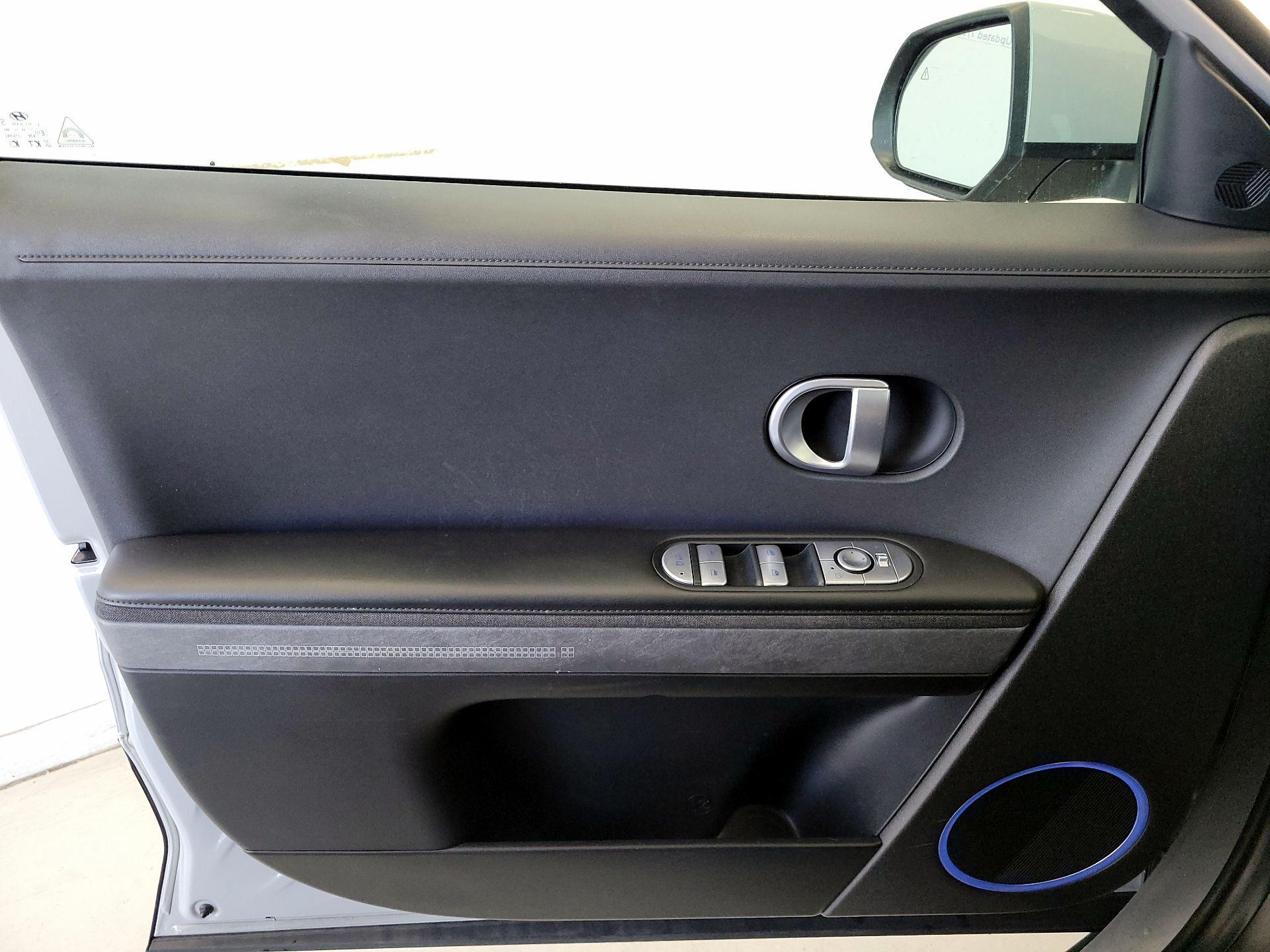 Thumbnail: 2023 Hyundai Ioniq 5 - 12
