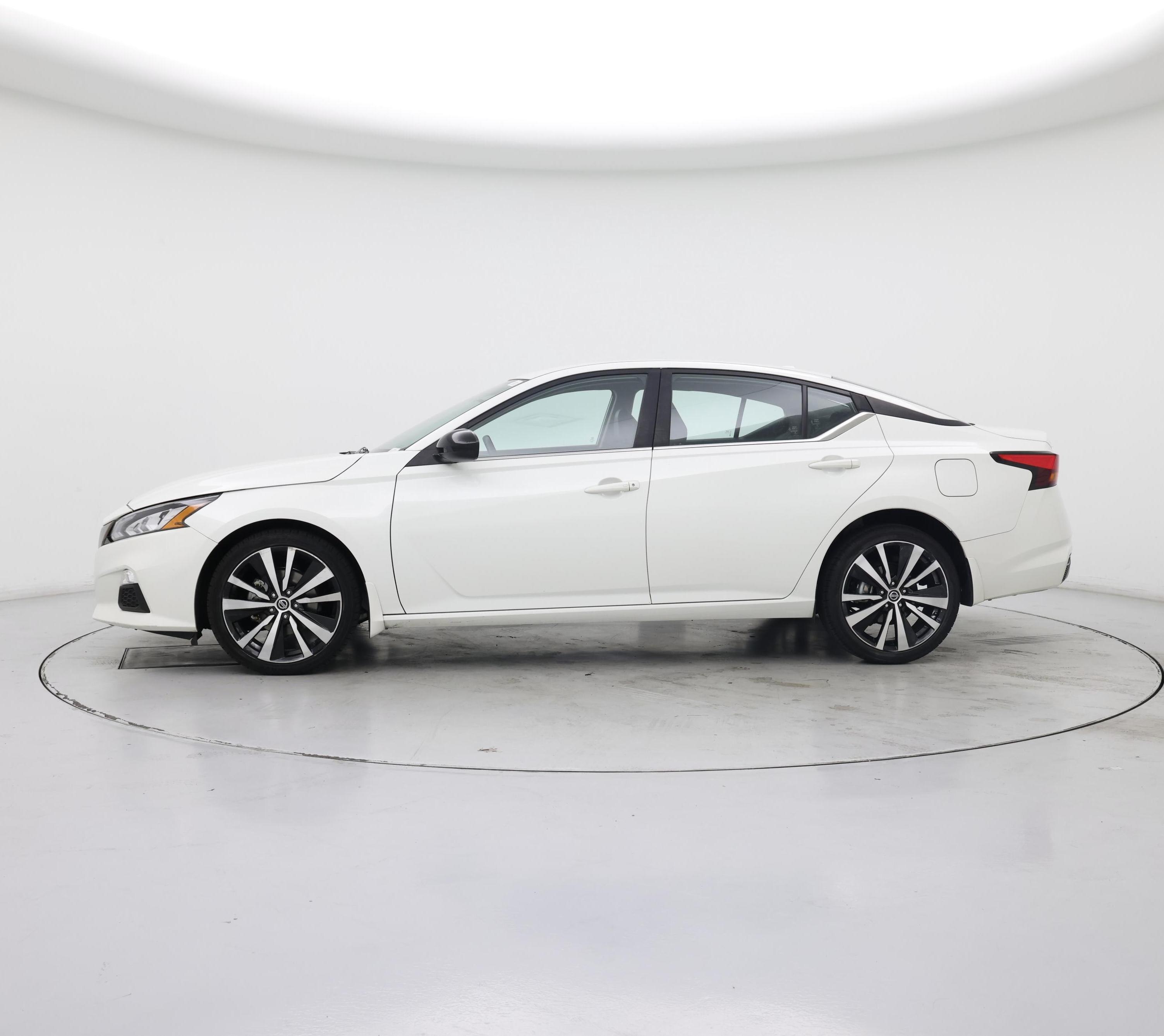 Thumbnail: 2022 Nissan Altima - 3