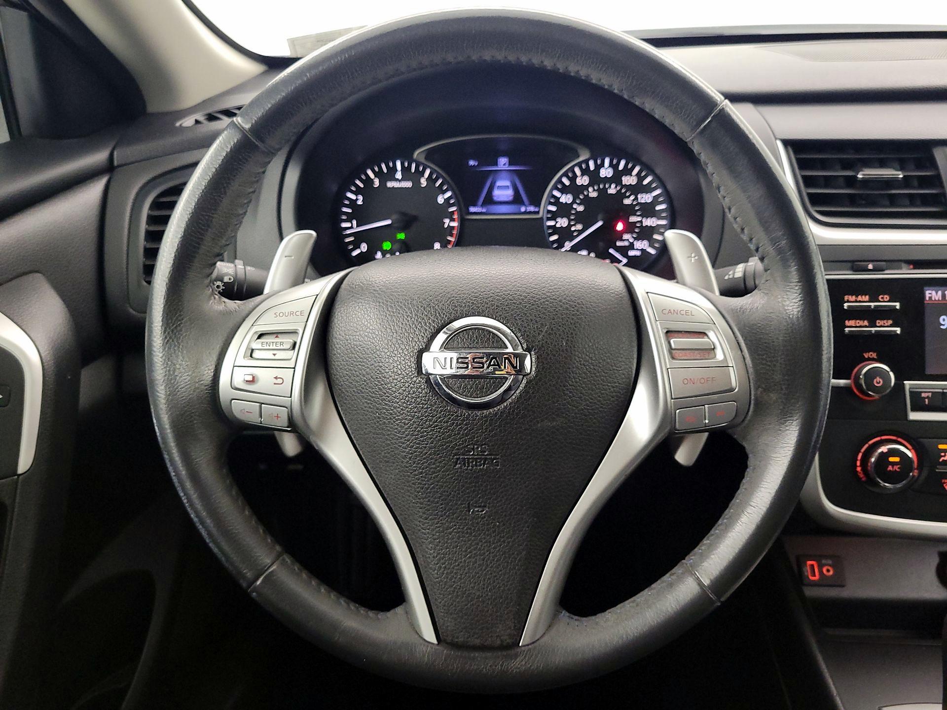 Thumbnail: 2017 Nissan Altima - 10