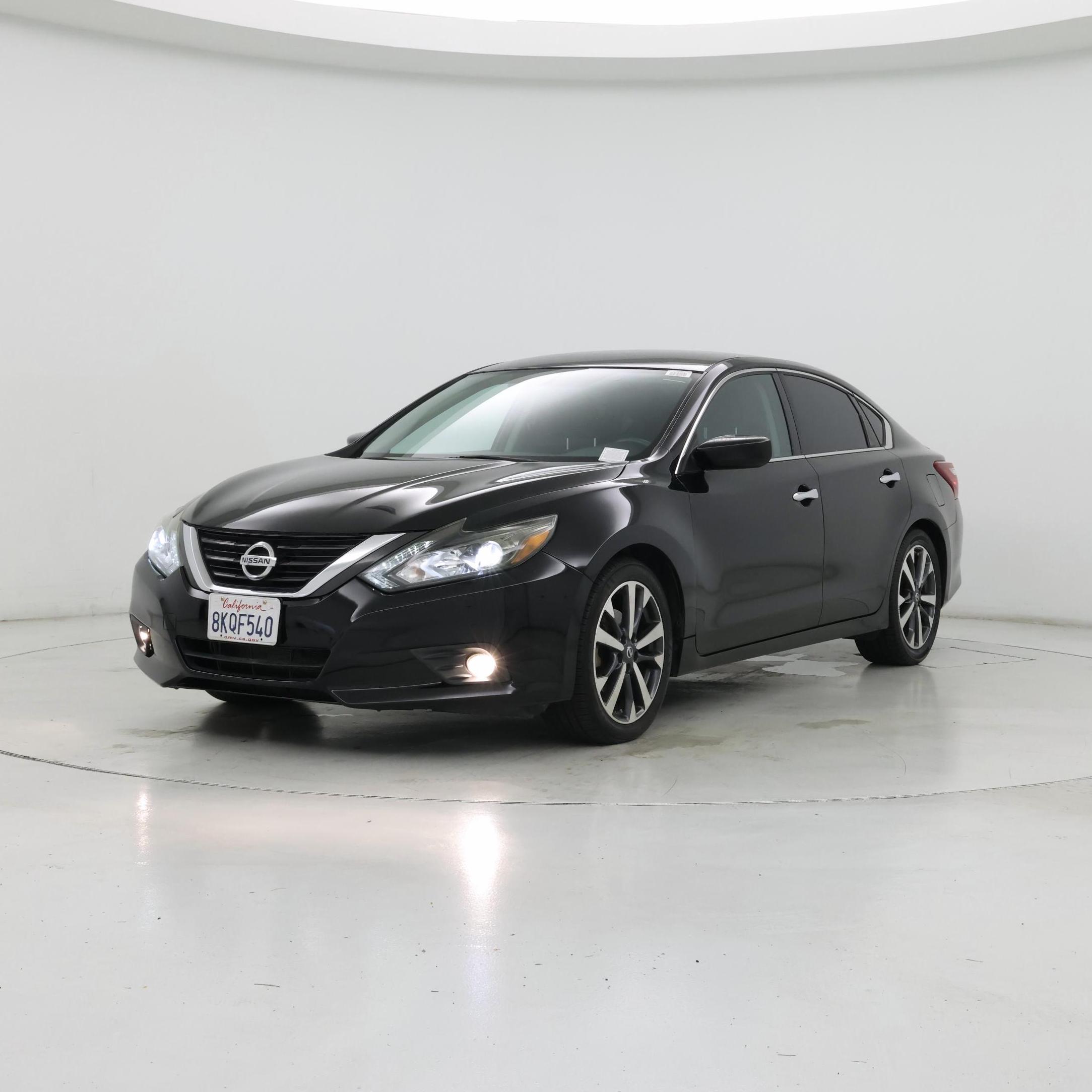 Thumbnail: 2017 Nissan Altima - 4
