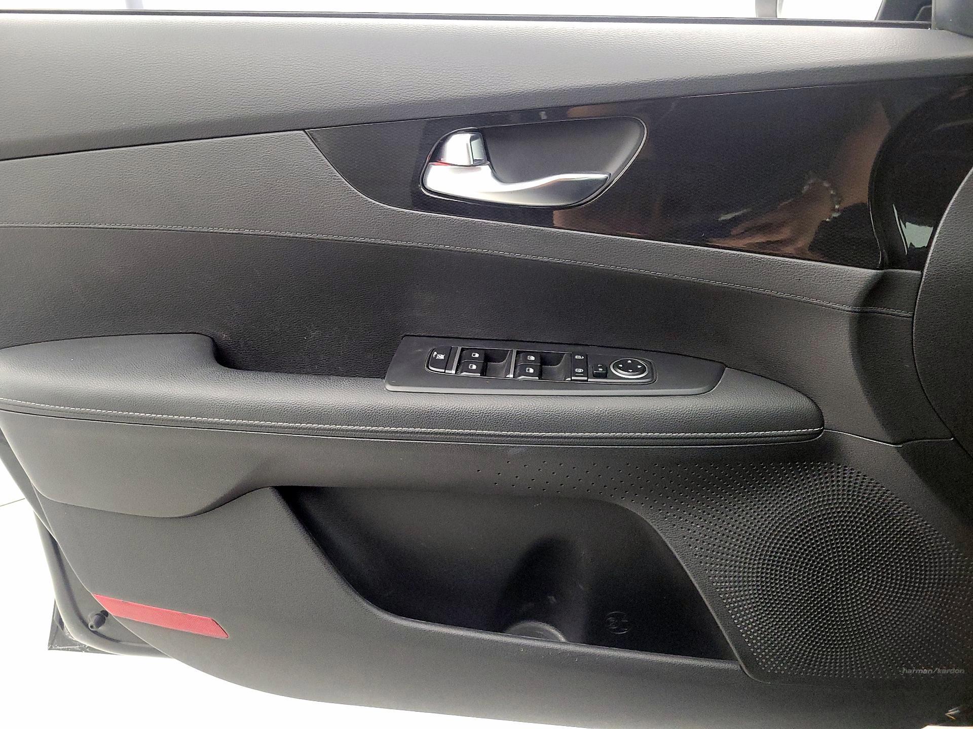 Thumbnail: 2023 Kia Forte - 12