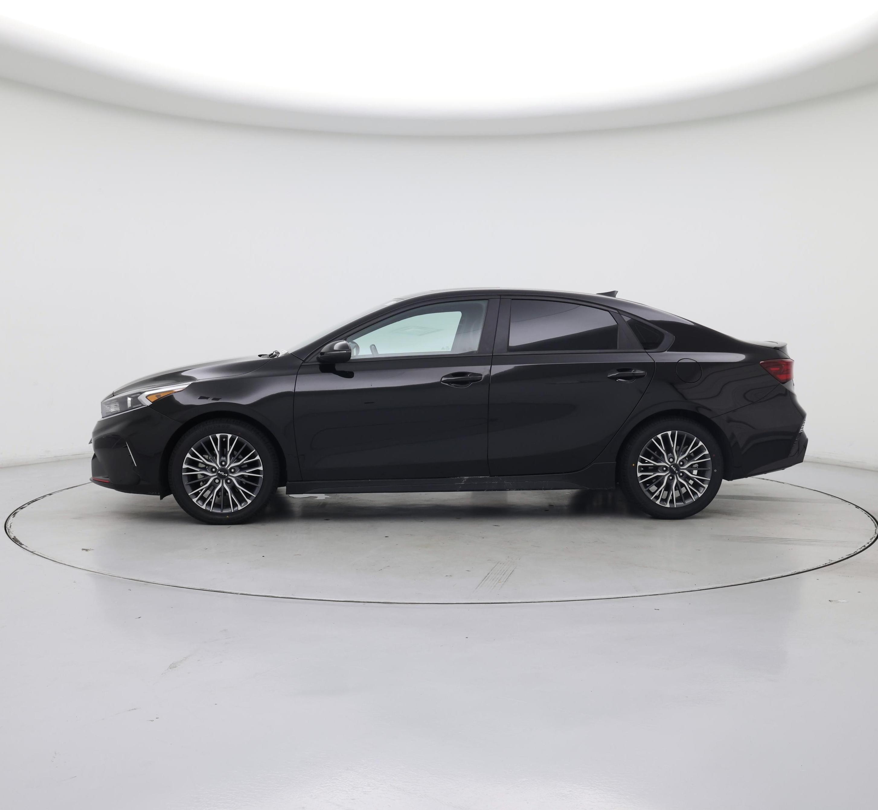 Thumbnail: 2023 Kia Forte - 3