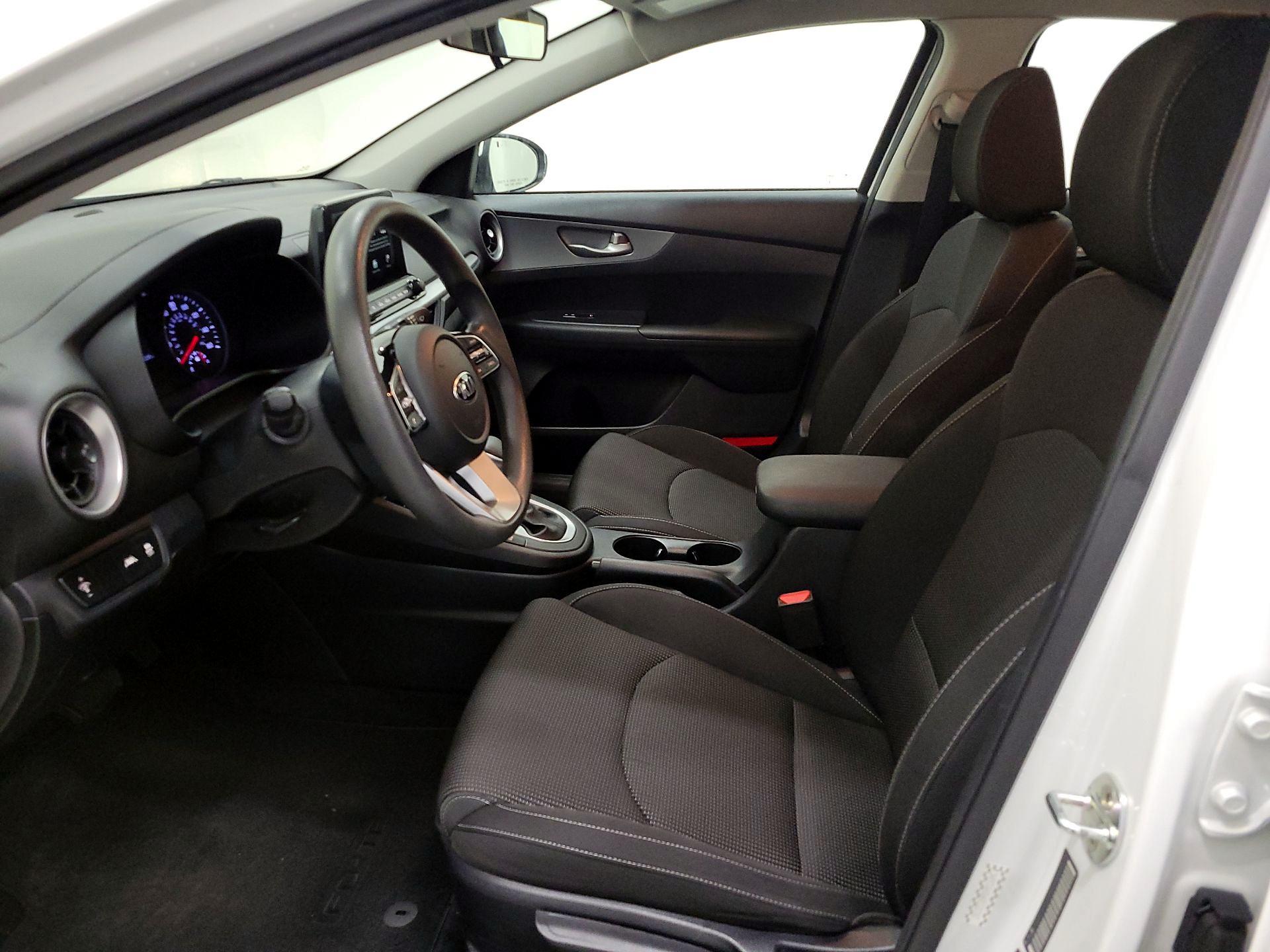 Thumbnail: 2019 Kia Forte - 11