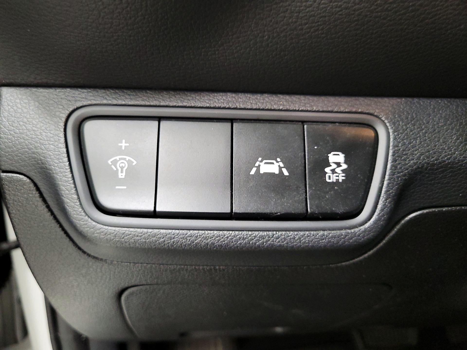 Thumbnail: 2019 Kia Forte - 13
