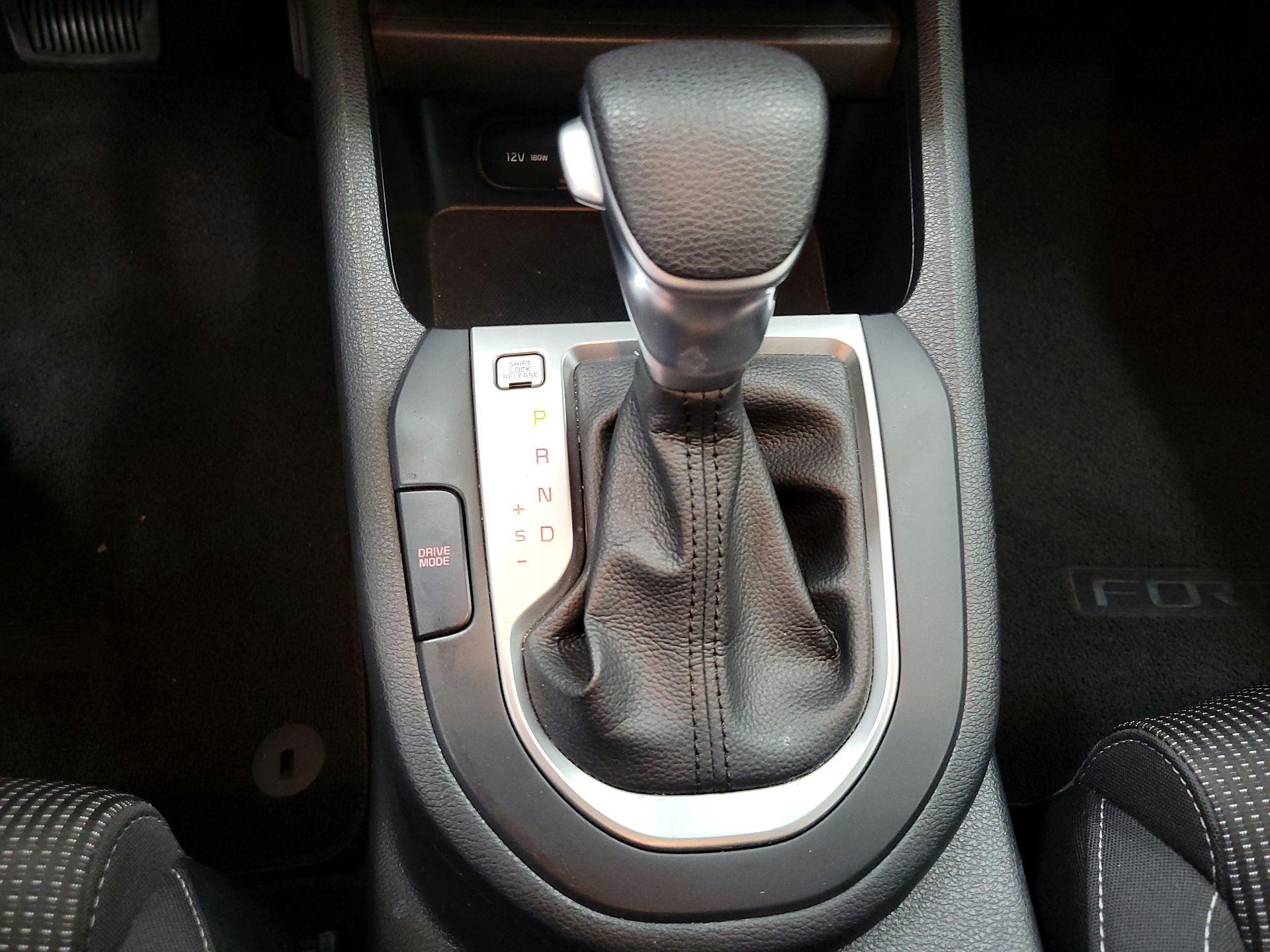 Thumbnail: 2019 Kia Forte - 17