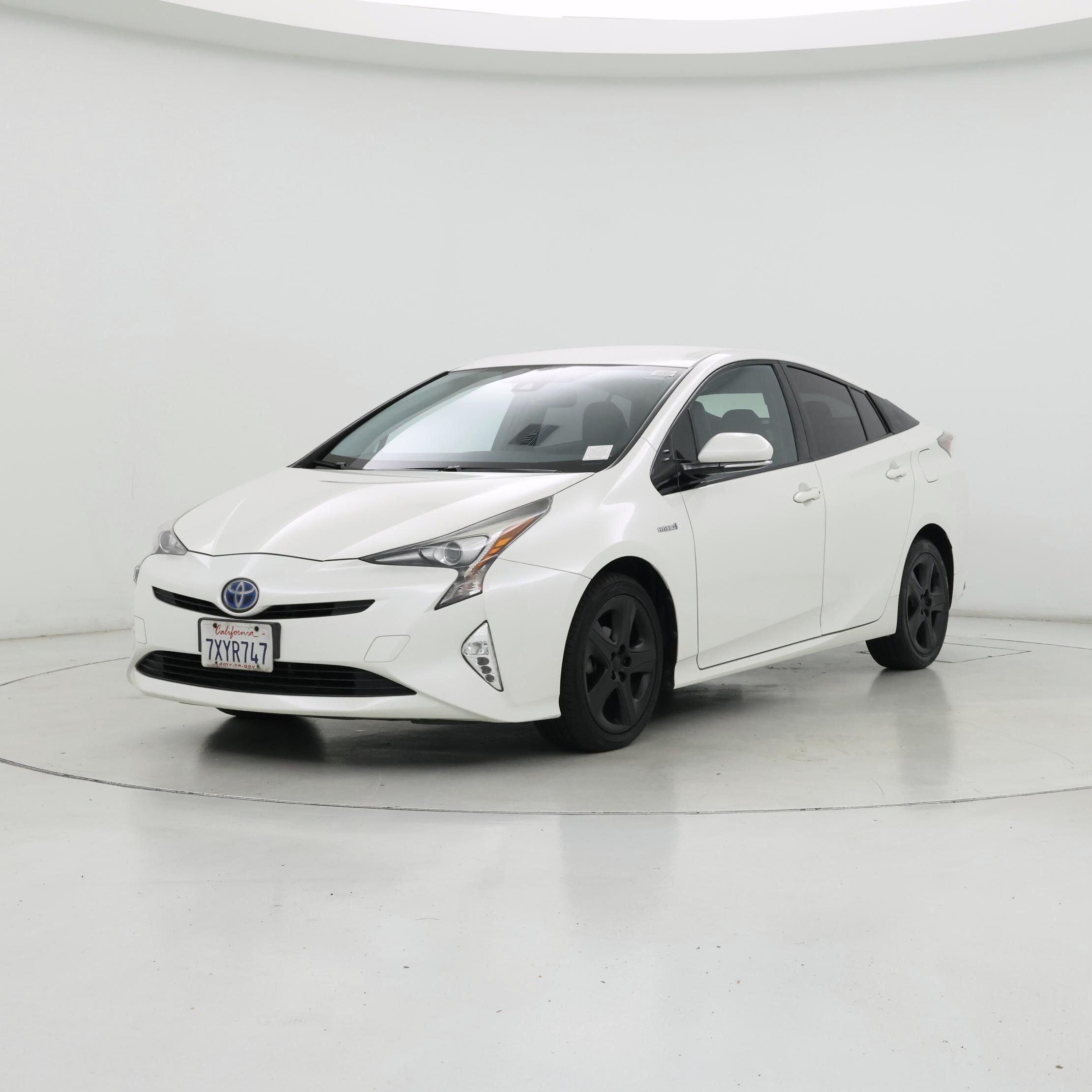 Thumbnail: 2017 Toyota Prius - 4