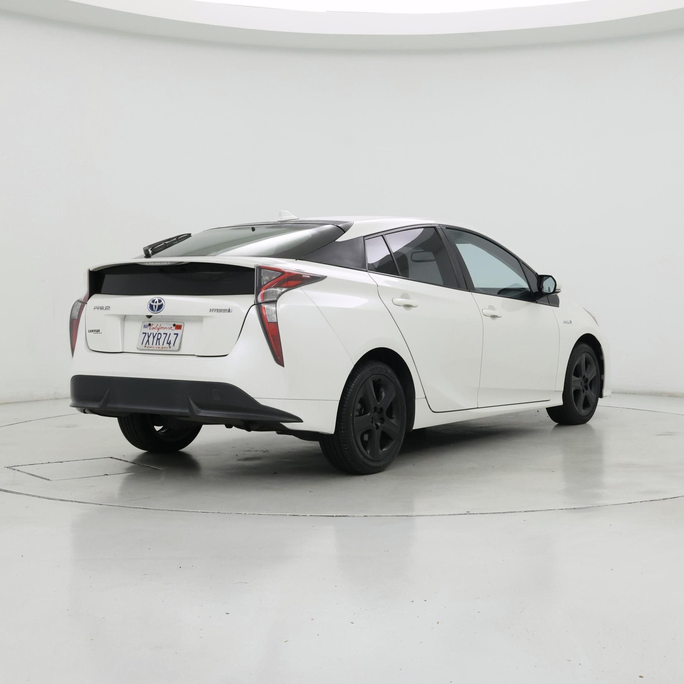 Thumbnail: 2017 Toyota Prius - 8