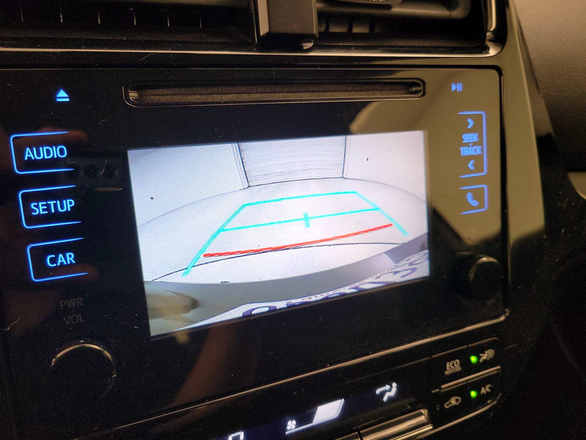 Thumbnail: 2018 Toyota Prius - 14