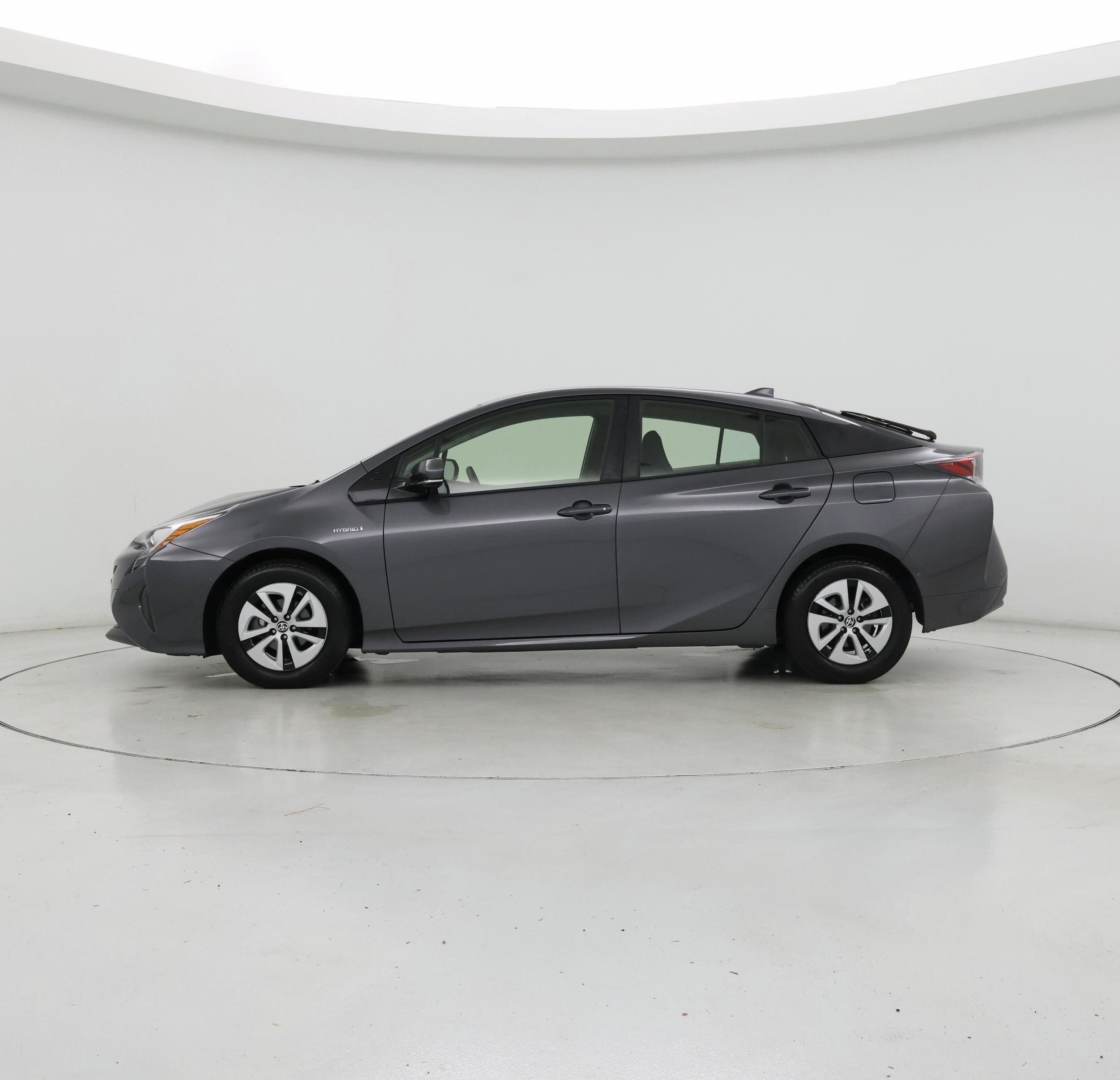 Thumbnail: 2018 Toyota Prius - 3