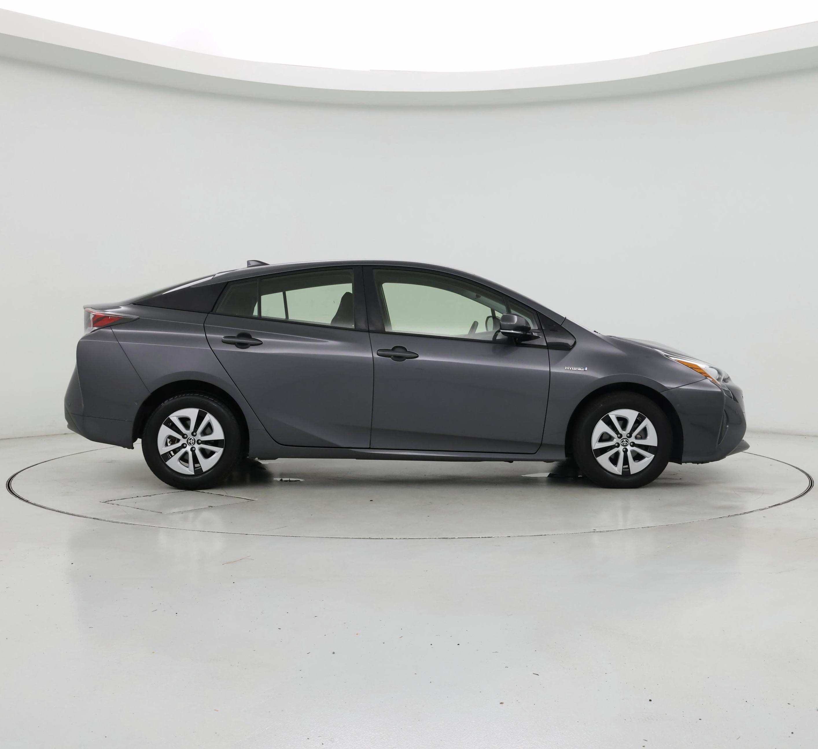 Thumbnail: 2018 Toyota Prius - 7
