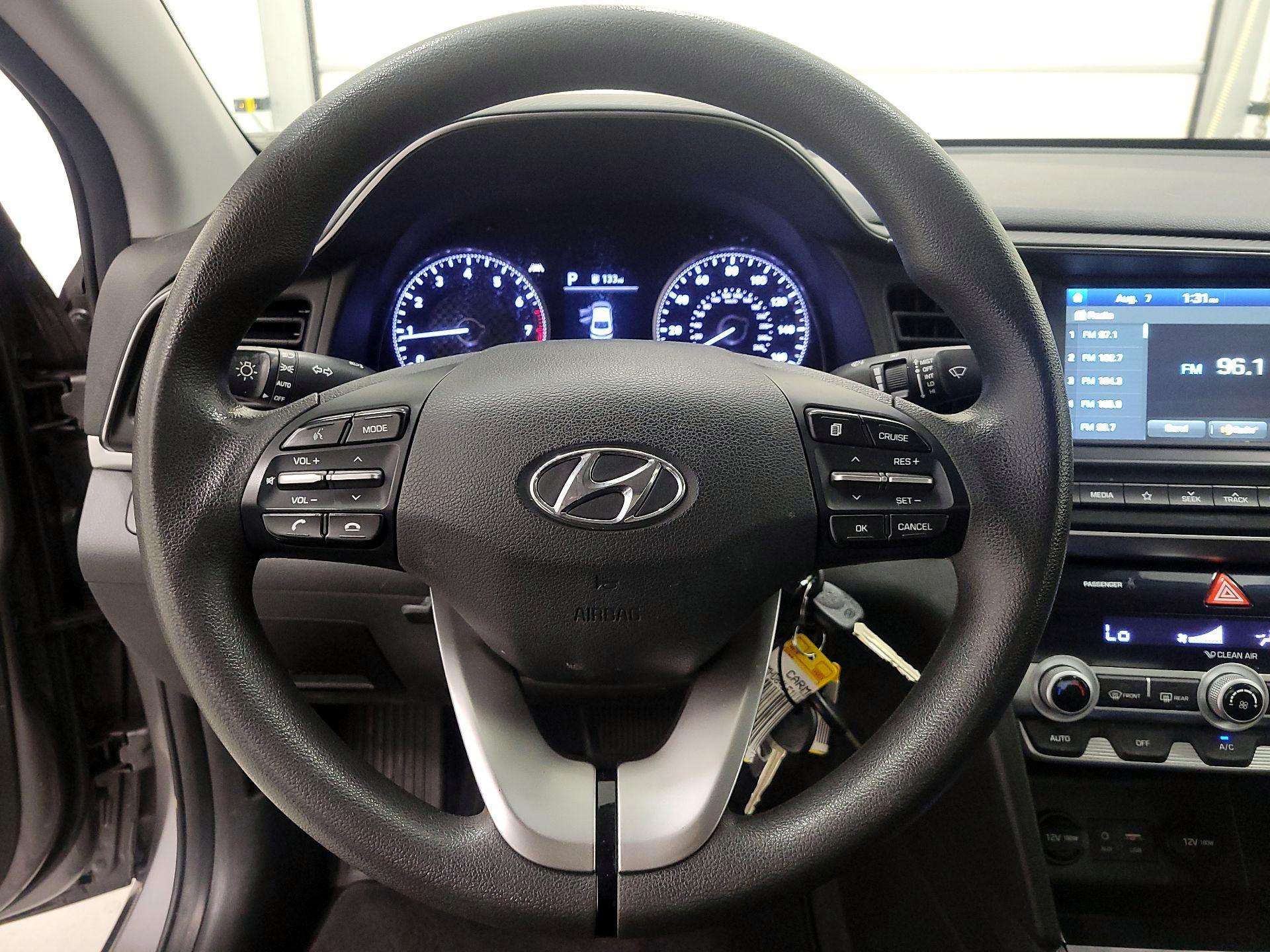Thumbnail: 2020 Hyundai Elantra - 10