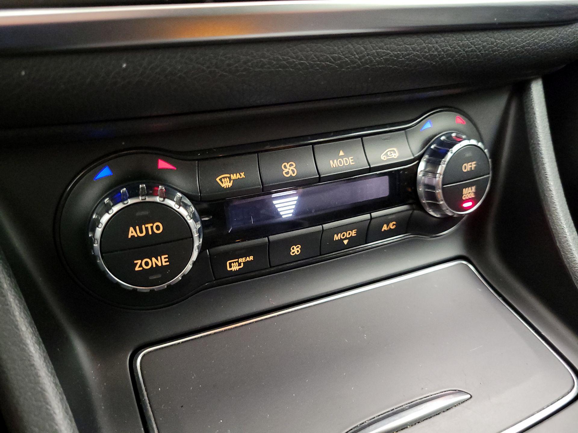 Thumbnail: 2019 Mercedes-Benz GLA - 16