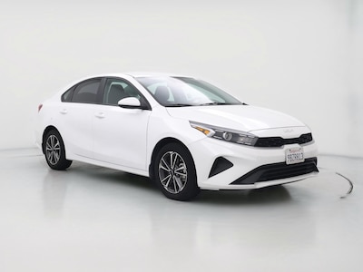 White 2022 Kia Forte LXS