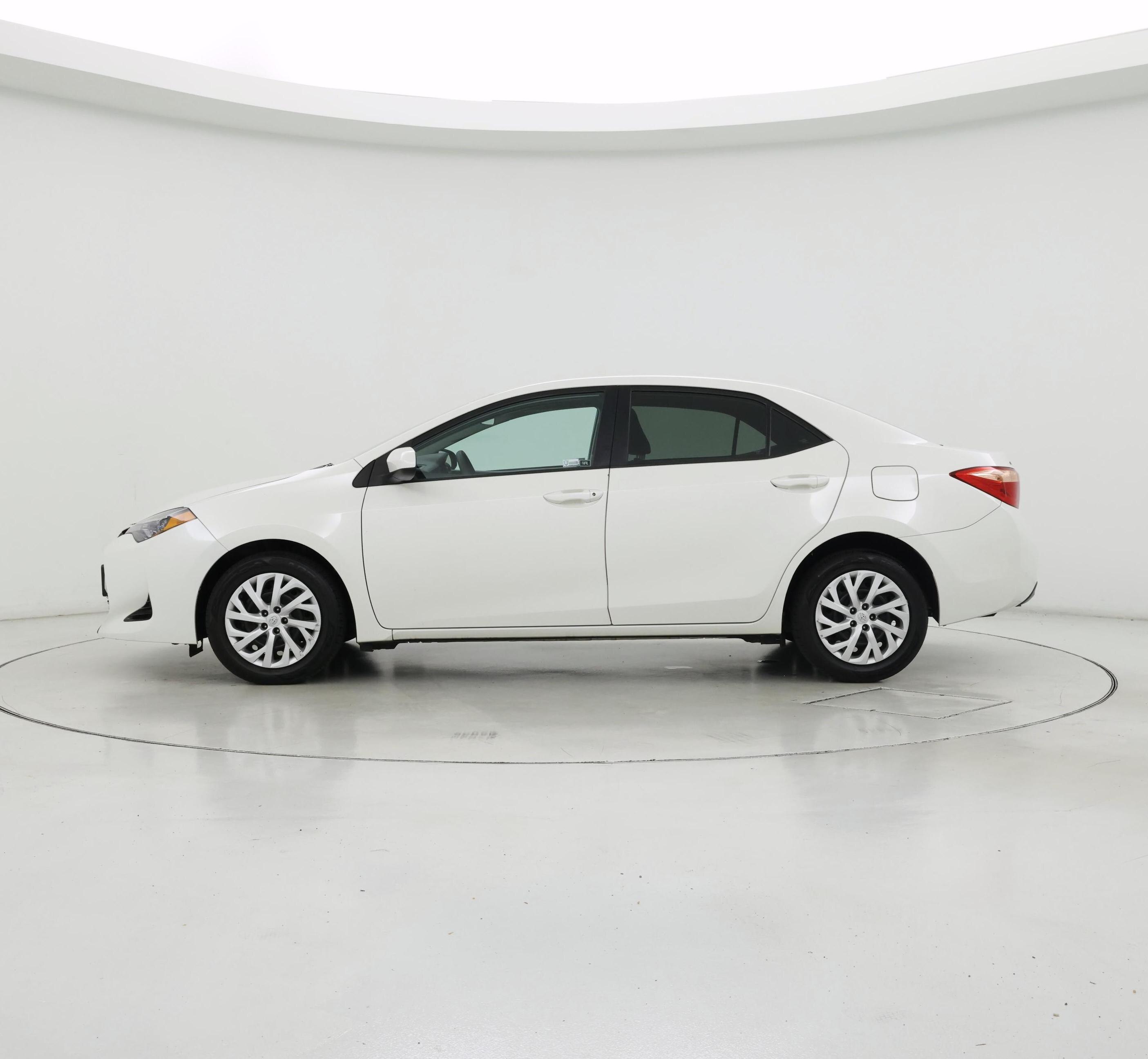 Thumbnail: 2019 Toyota Corolla - 3