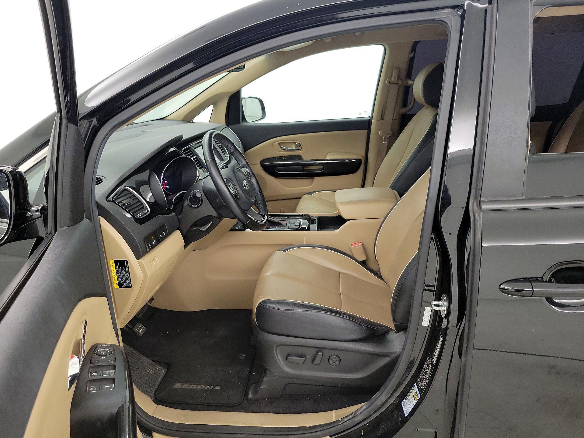 Thumbnail: 2016 Kia Sedona - 11