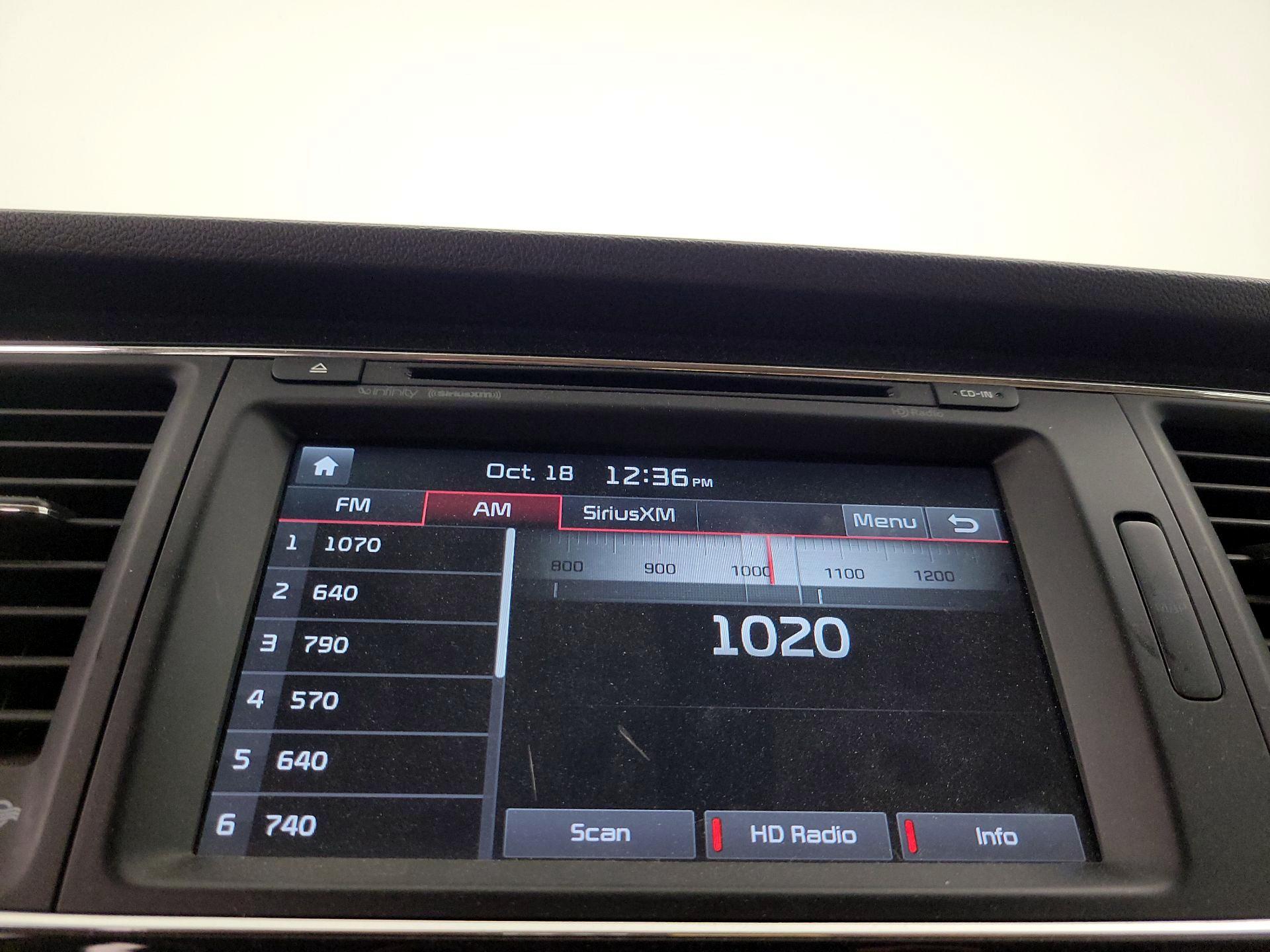 Thumbnail: 2016 Kia Sedona - 16