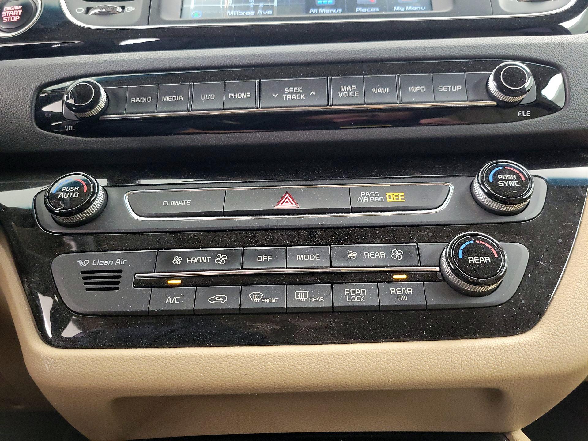 Thumbnail: 2016 Kia Sedona - 17