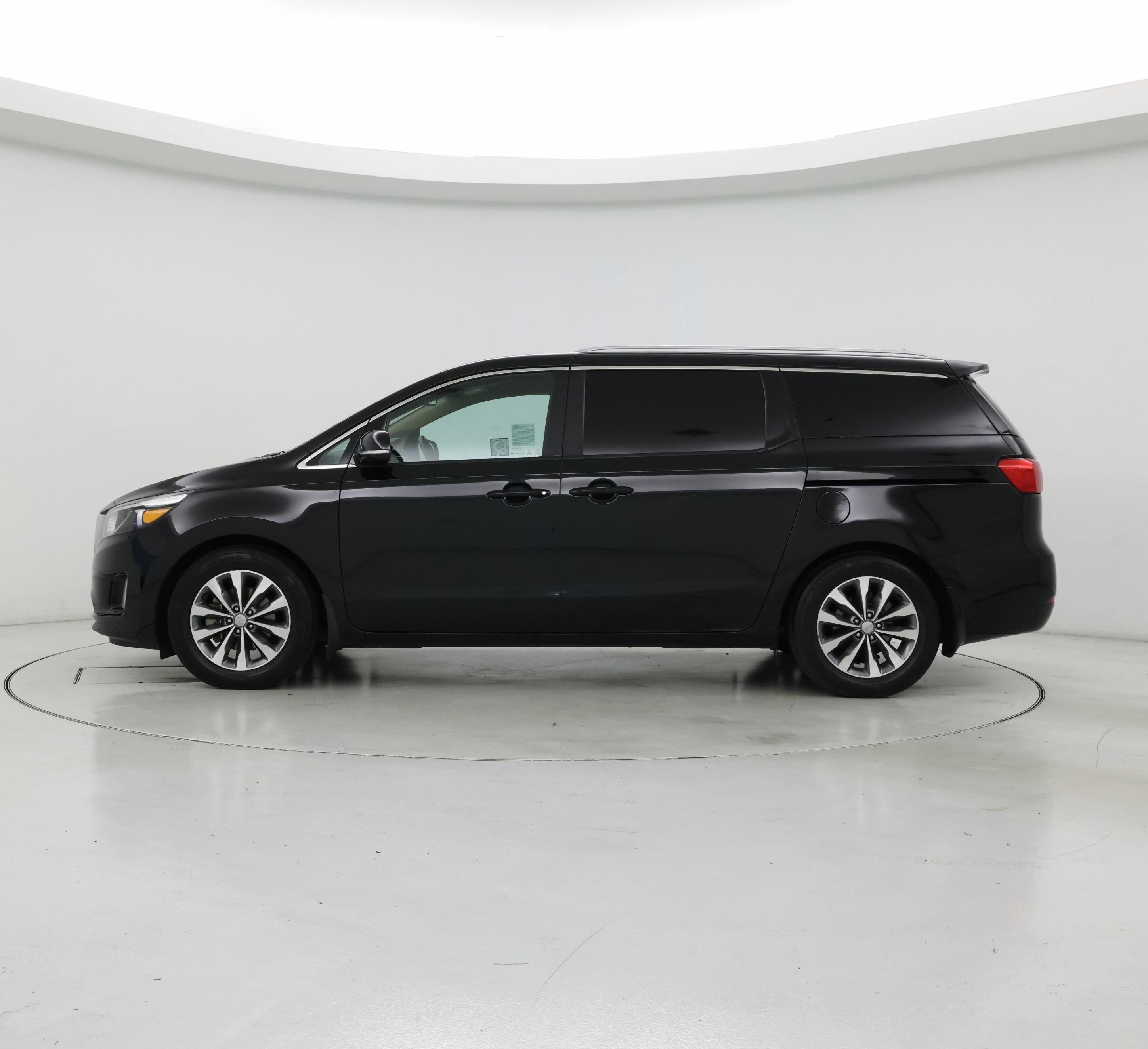 Thumbnail: 2016 Kia Sedona - 3